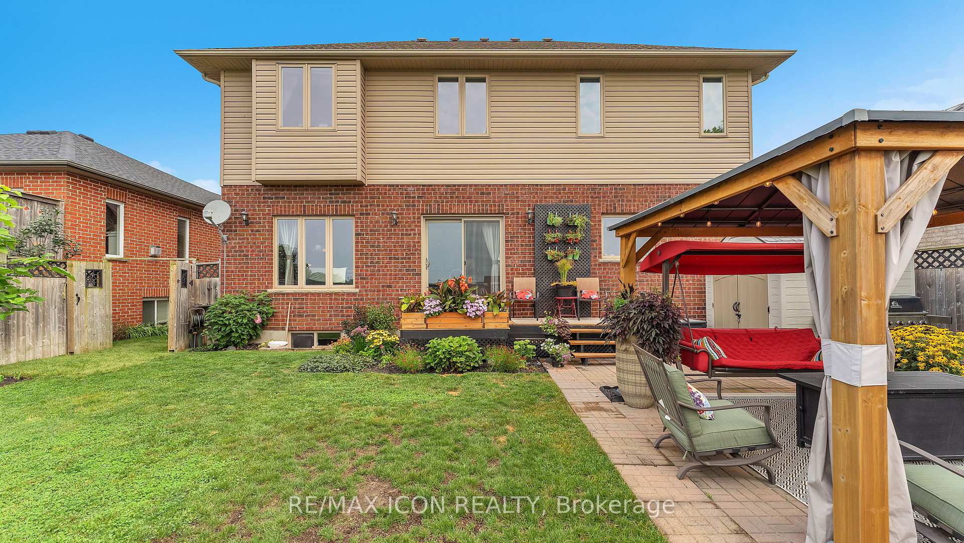 Photo 25 of 17 Hamilton Street E, North Middlesex, Alisa Craig — HOMEH
