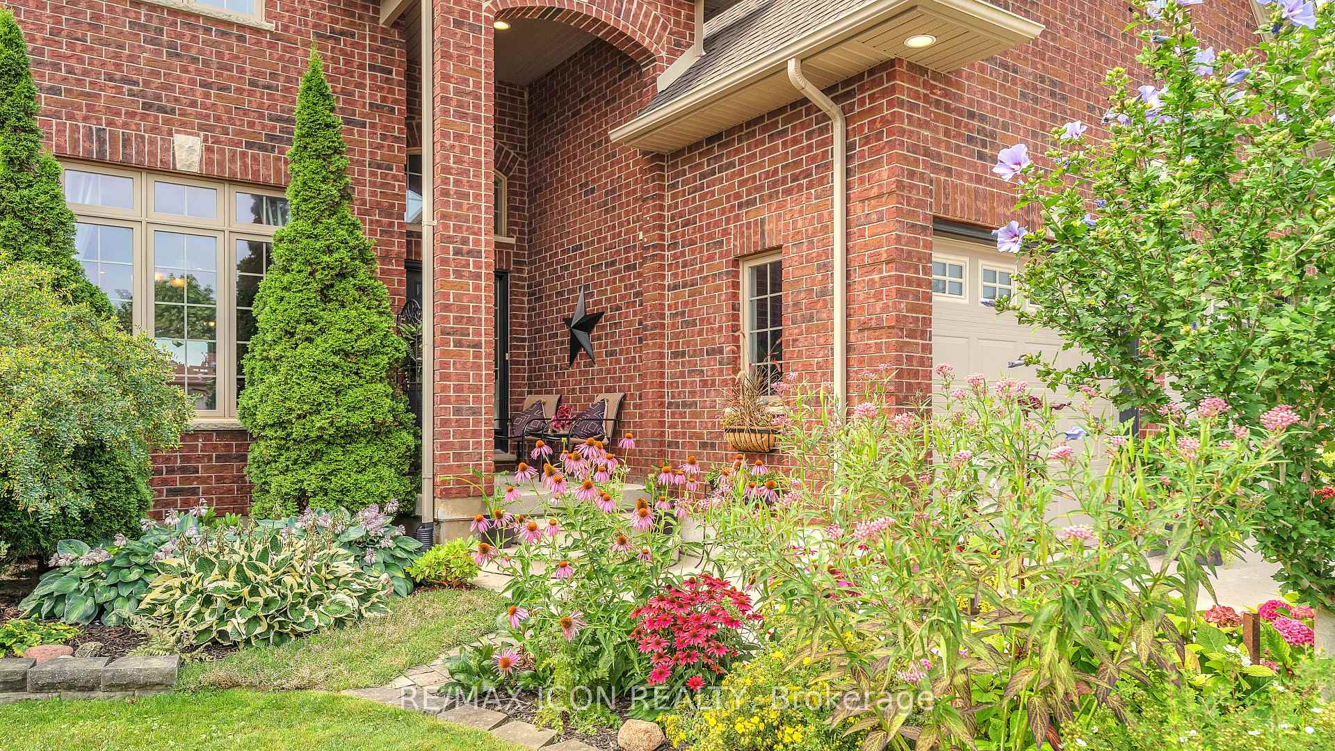 Photo 31 of 17 Hamilton Street E, North Middlesex, Alisa Craig — HOMEH