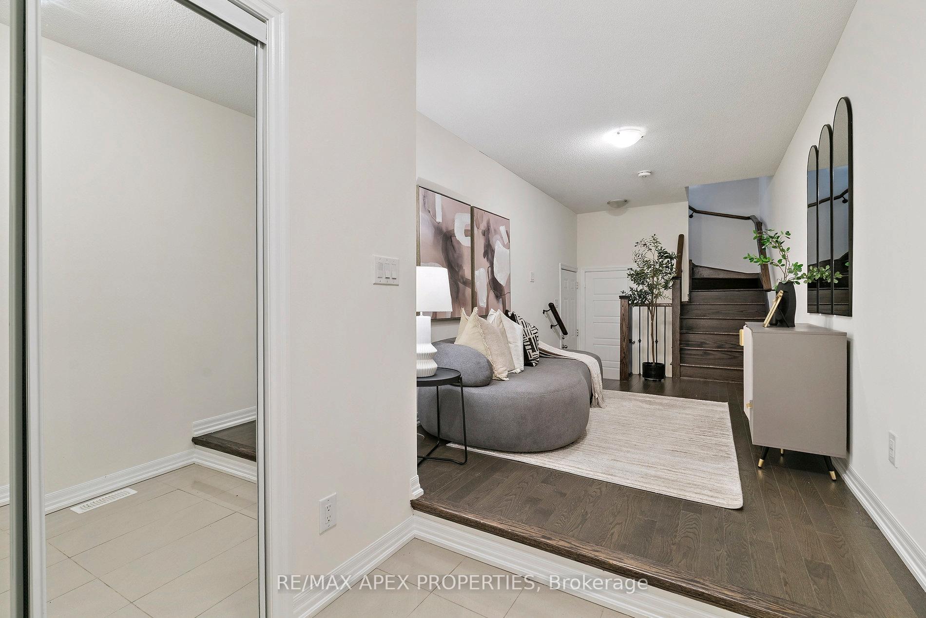 Photo 5 of 37 Vantage Loop, Newmarket, Woodland Hill — HOMEH