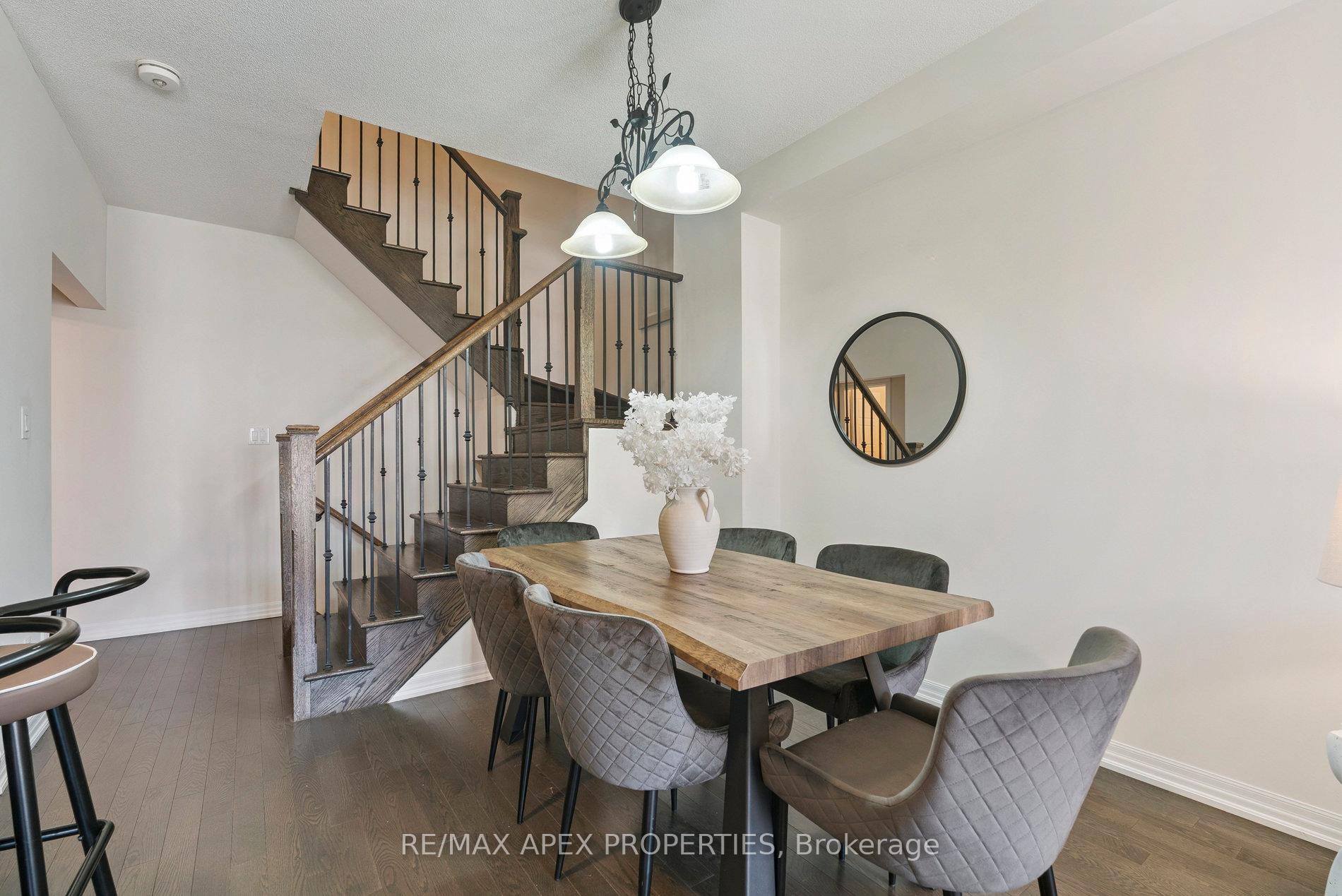 Photo 11 of 37 Vantage Loop, Newmarket, Woodland Hill — HOMEH