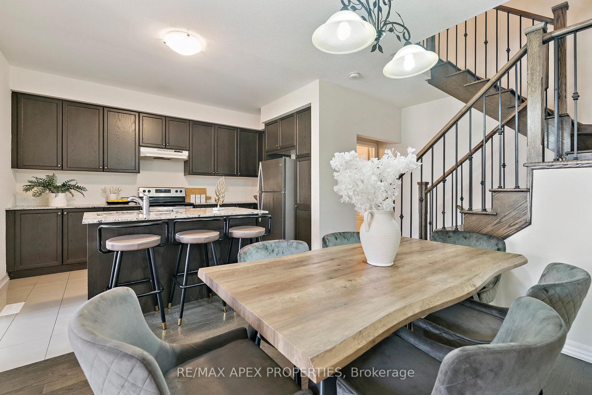 Photo 13 of 37 Vantage Loop, Newmarket, Woodland Hill — HOMEH