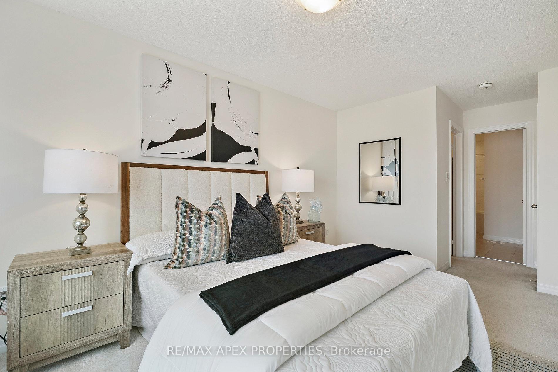 Photo 31 of 37 Vantage Loop, Newmarket, Woodland Hill — HOMEH