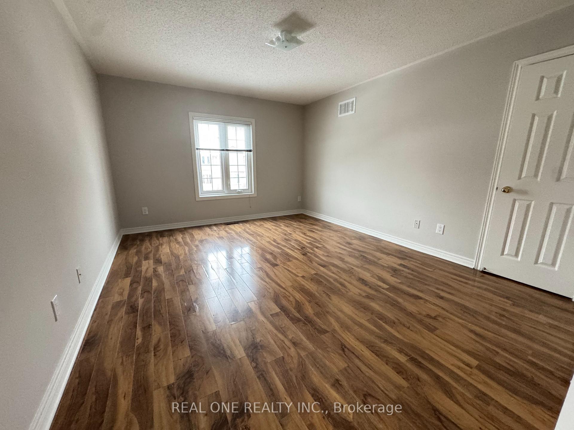 Photo 3 of 65 Boxwood Crescent, Markham, Rouge Fairways — HOMEH