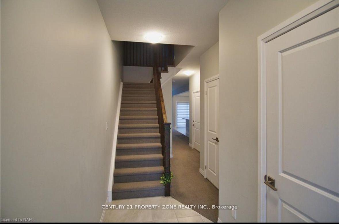 Photo 3 of 4891 Pettit Avenue, Niagara Falls, Morrison — HOMEH