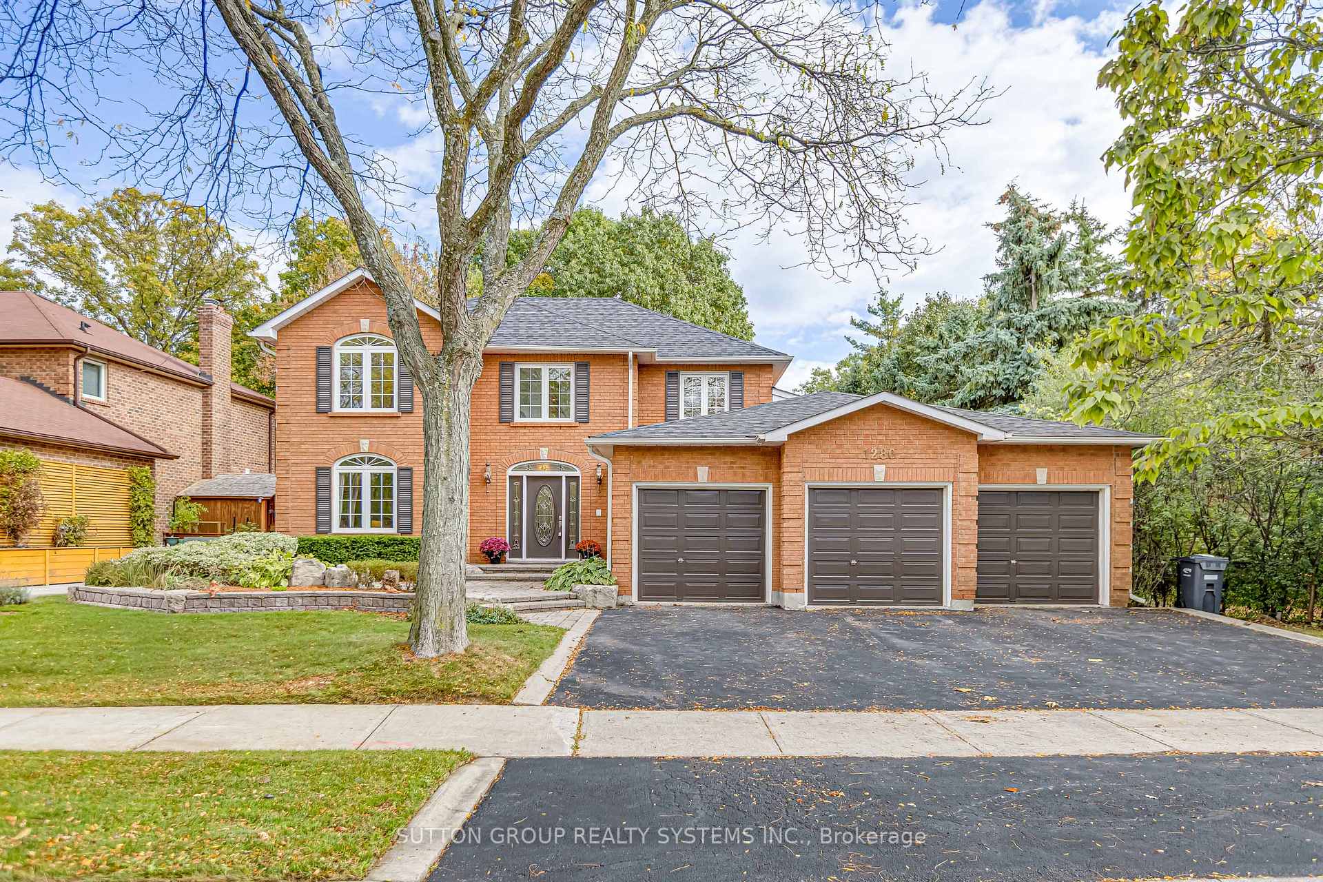 Photo 1 of 1280 Springwood Crescent, Oakville, Glen Abbey — HOMEH