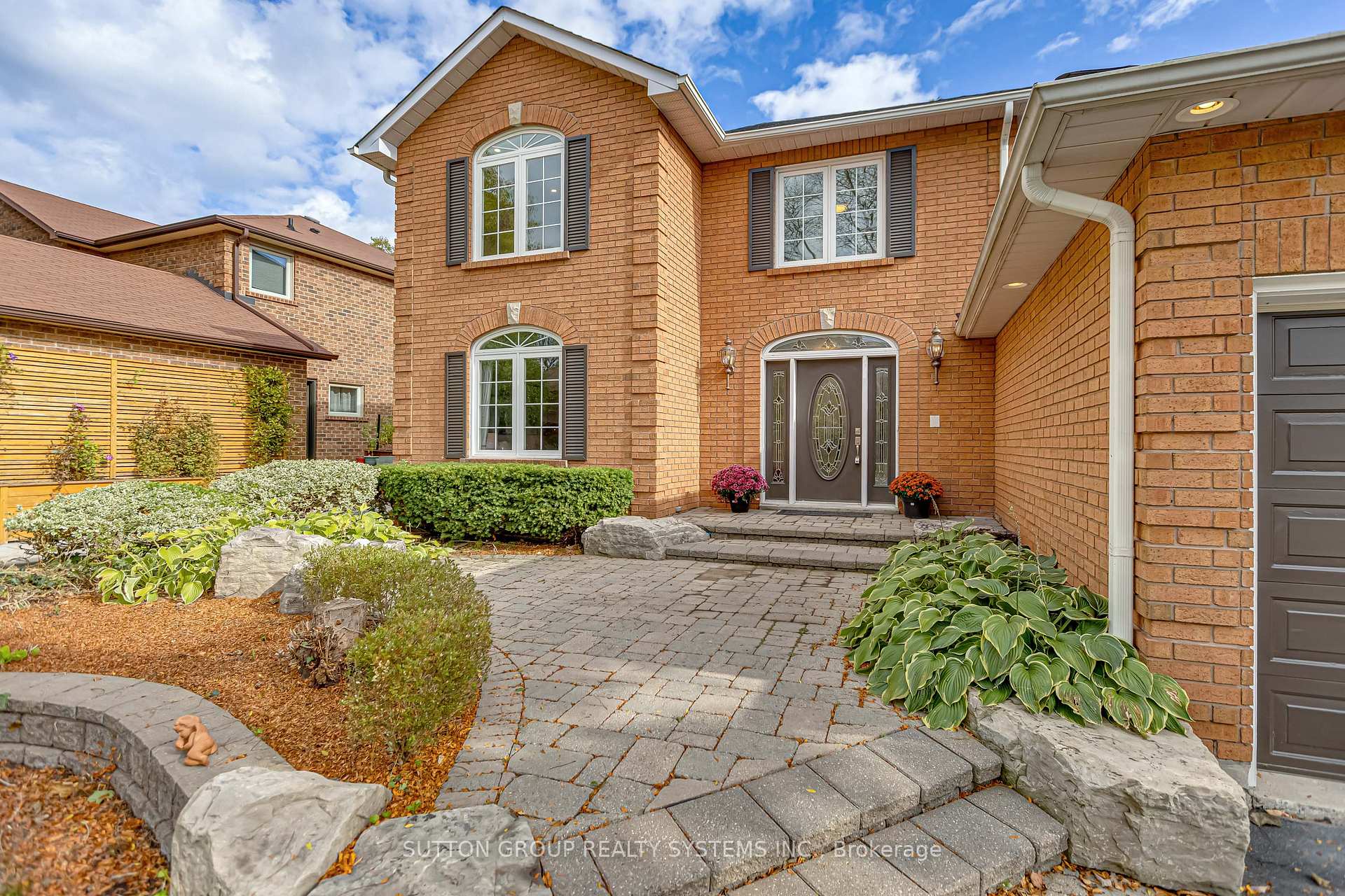 Photo 5 of 1280 Springwood Crescent, Oakville, Glen Abbey — HOMEH
