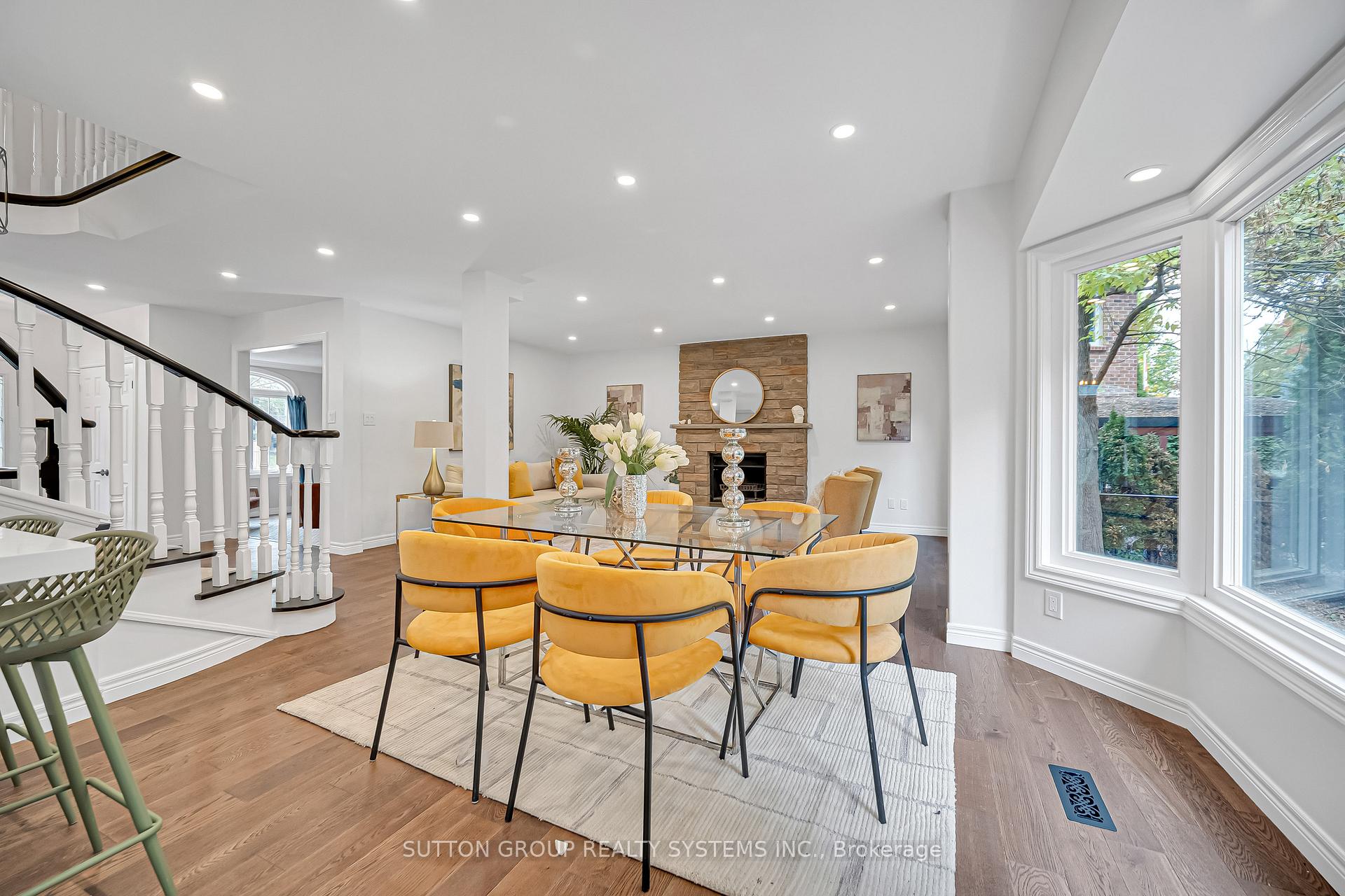 Photo 7 of 1280 Springwood Crescent, Oakville, Glen Abbey — HOMEH