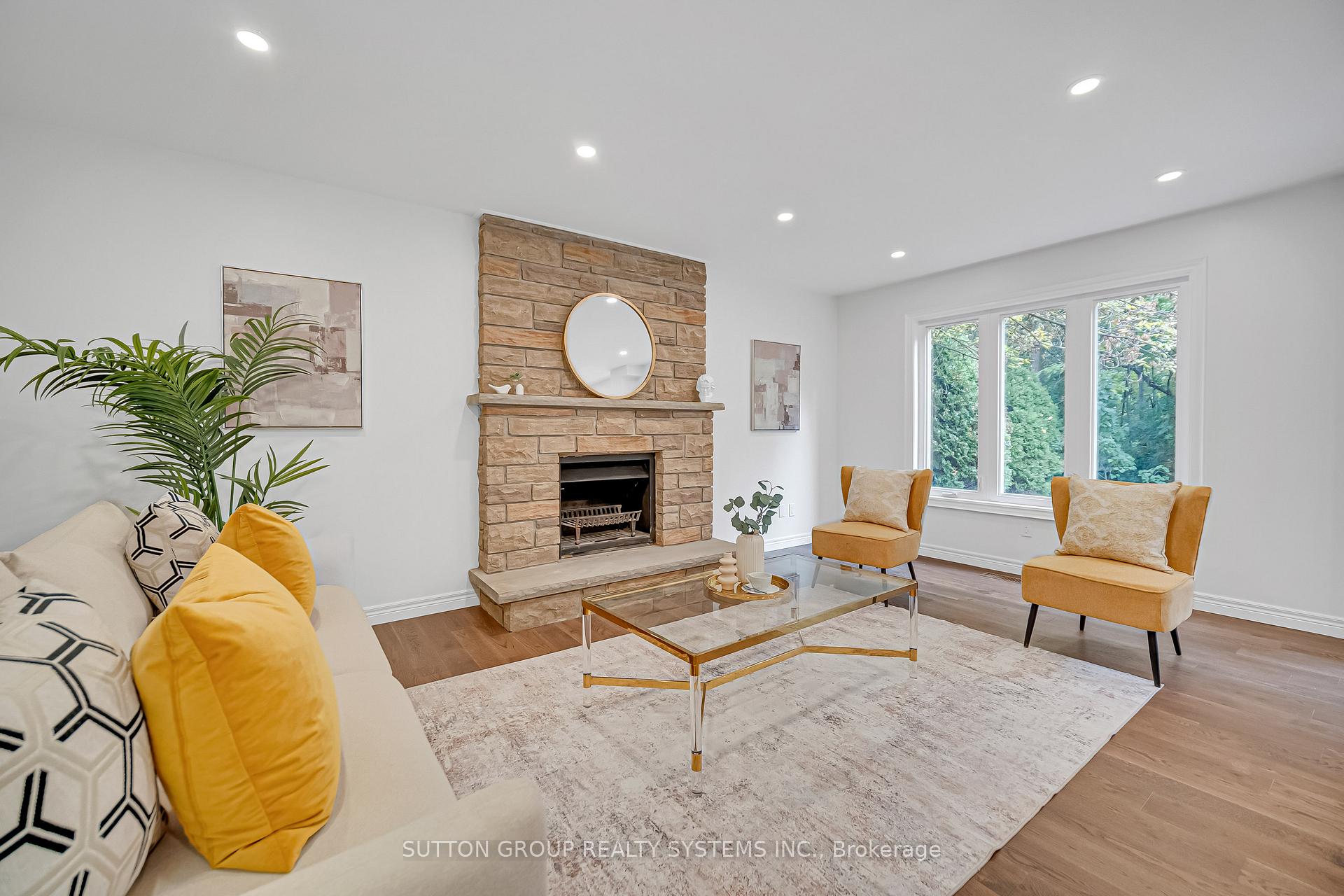 Photo 12 of 1280 Springwood Crescent, Oakville, Glen Abbey — HOMEH