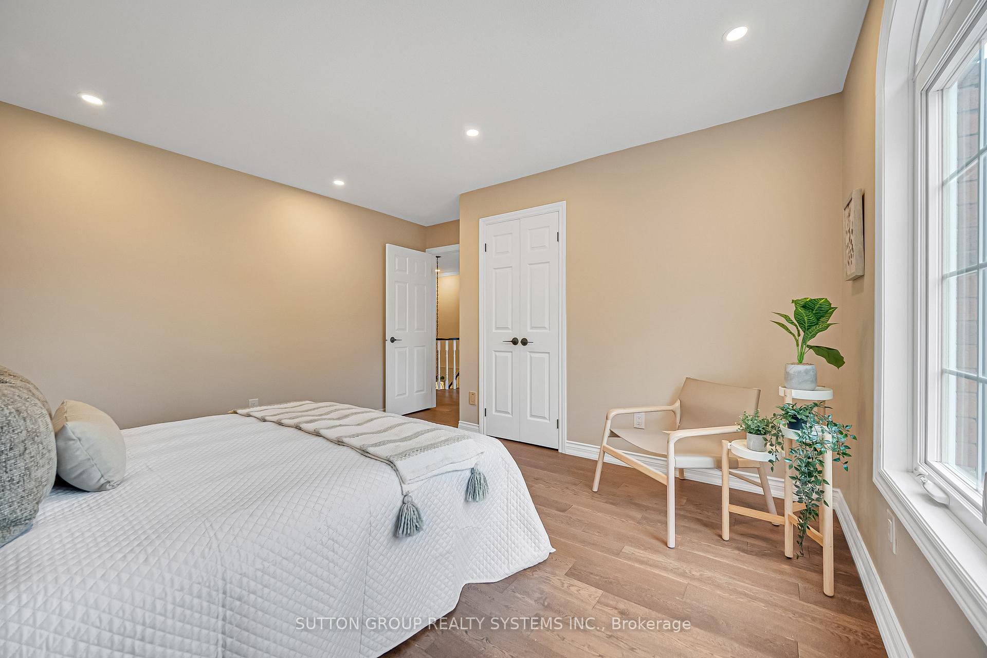 Photo 25 of 1280 Springwood Crescent, Oakville, Glen Abbey — HOMEH