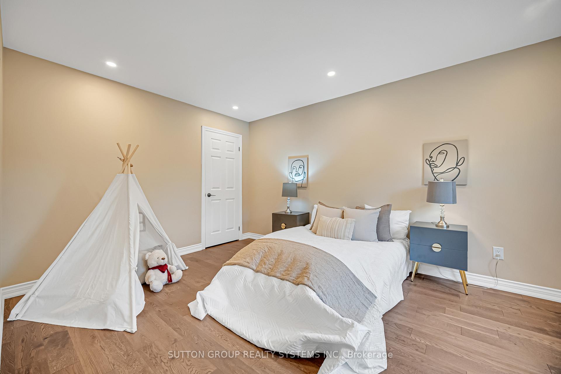 Photo 26 of 1280 Springwood Crescent, Oakville, Glen Abbey — HOMEH
