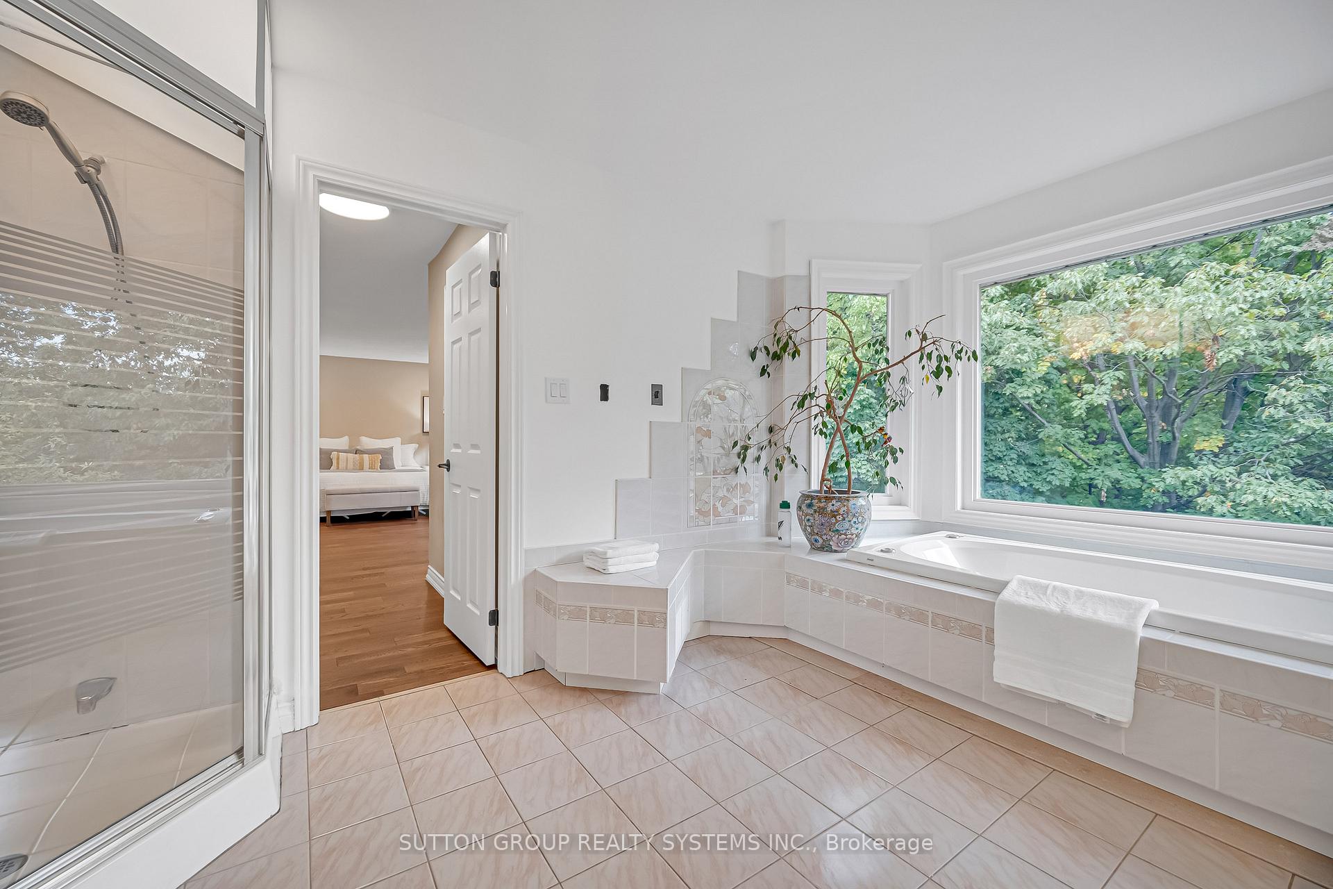 Photo 35 of 1280 Springwood Crescent, Oakville, Glen Abbey — HOMEH