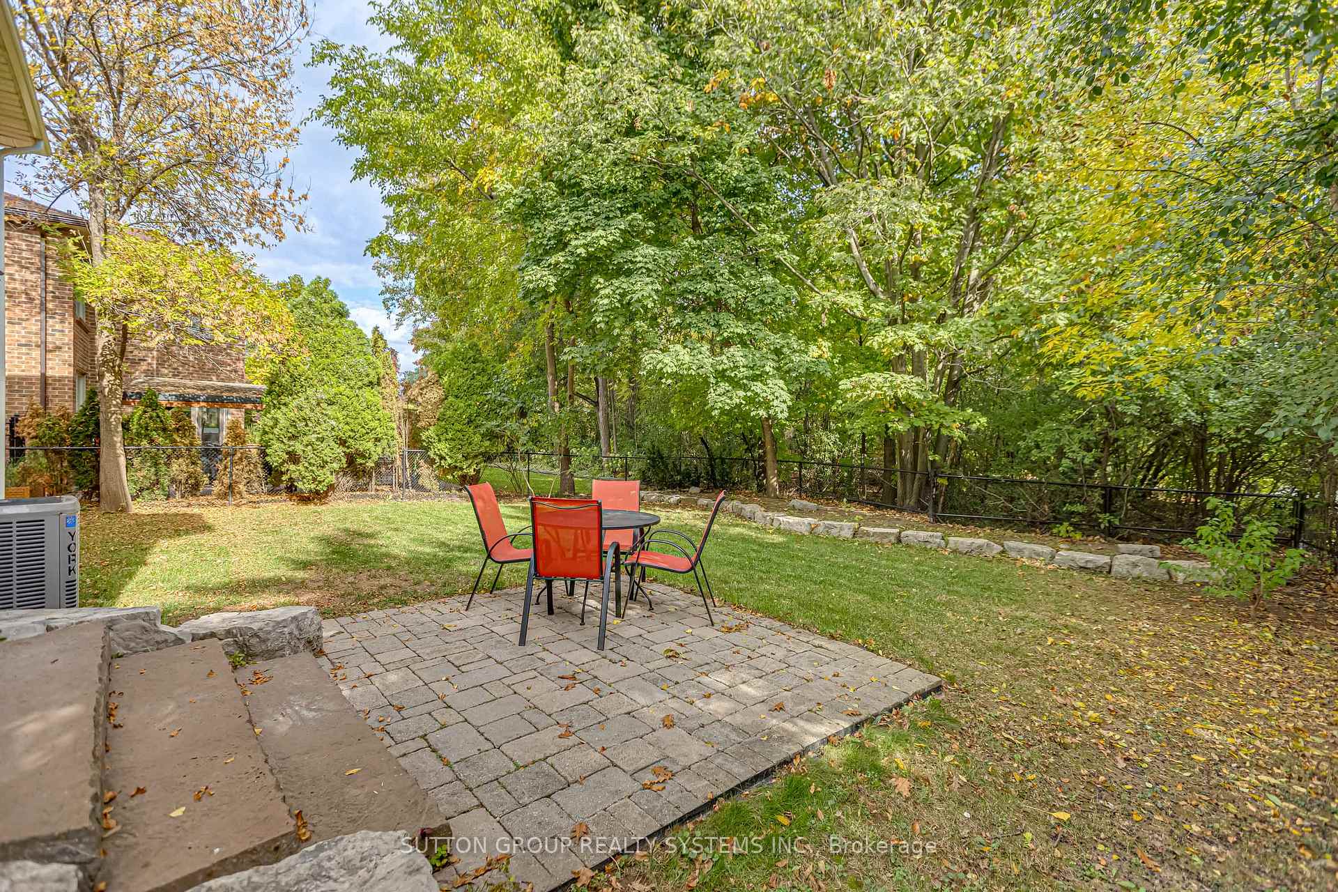 Photo 45 of 1280 Springwood Crescent, Oakville, Glen Abbey — HOMEH