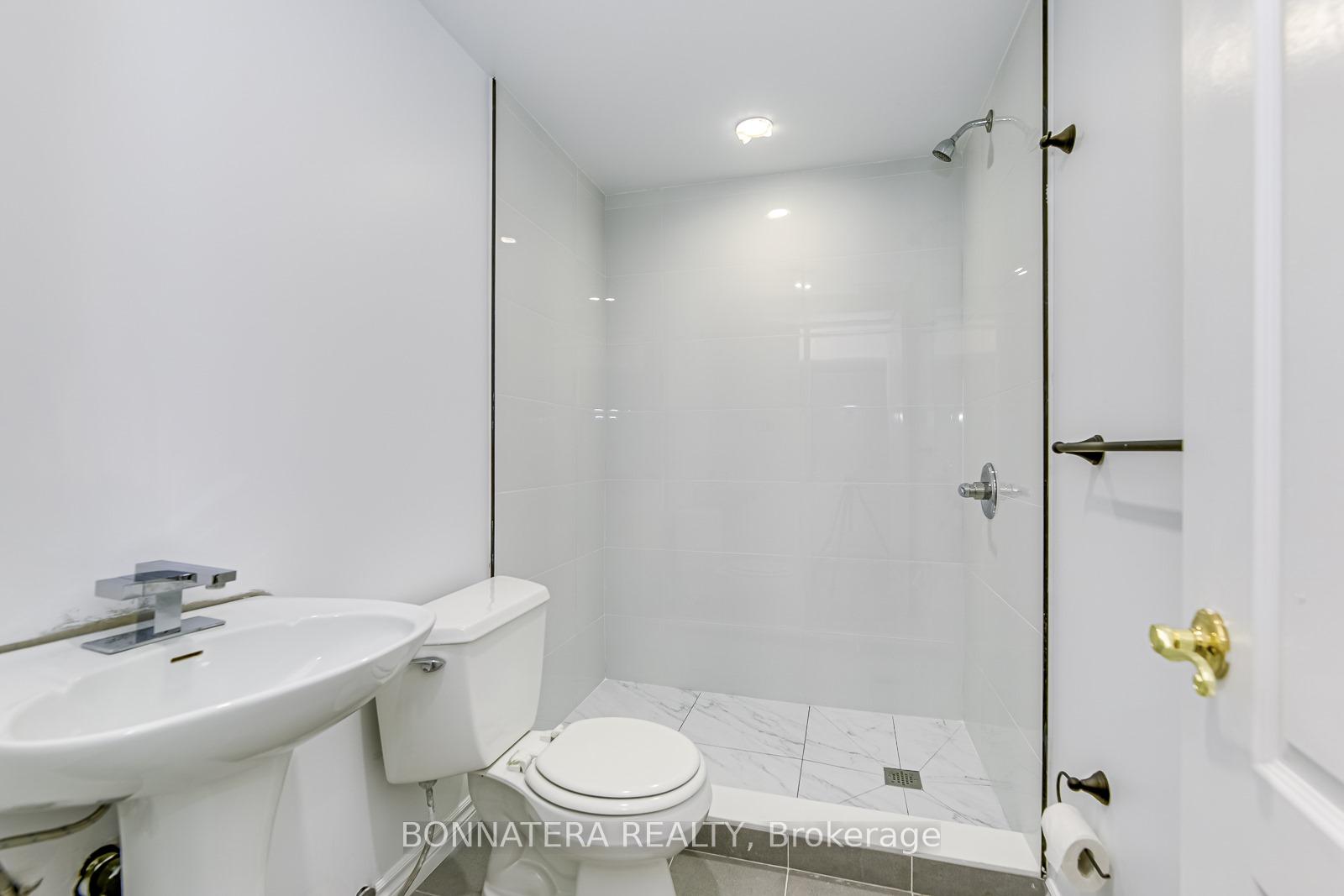 Photo 6 of Unit Bsmt, 67 Hammond Road, Mississauga, Streetsville — HOMEH