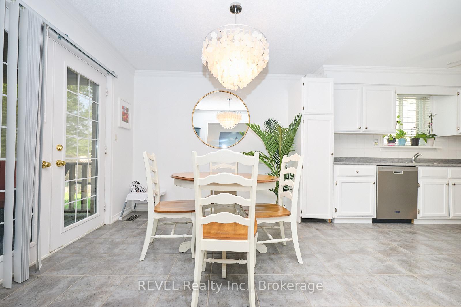 Photo 5 of 6585 Kuhn Crescent, Niagara Falls, West Wood — HOMEH