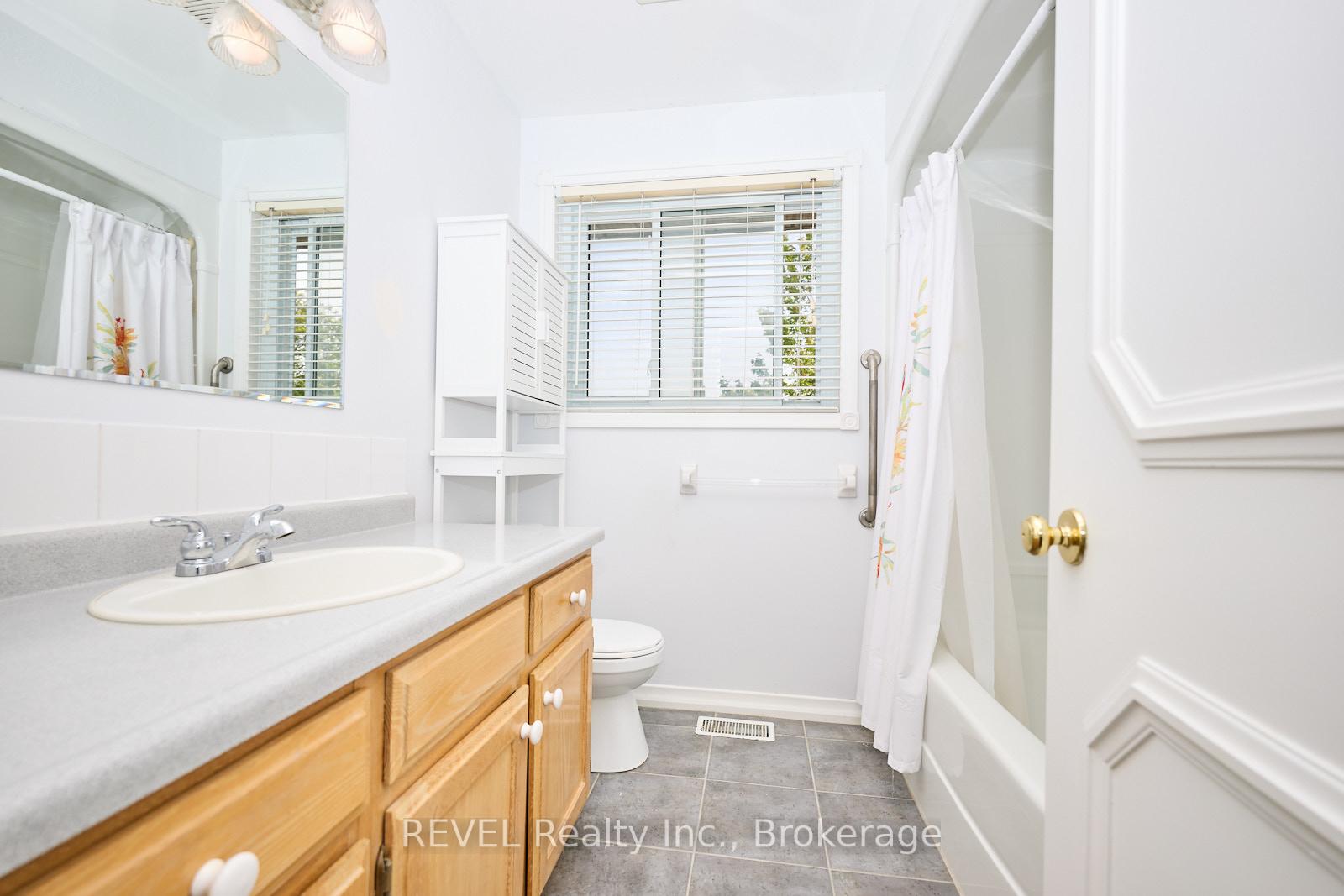 Photo 17 of 6585 Kuhn Crescent, Niagara Falls, West Wood — HOMEH