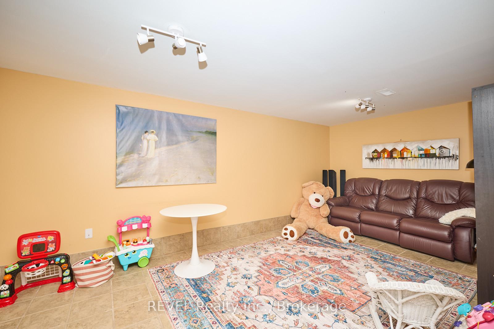 Photo 19 of 6585 Kuhn Crescent, Niagara Falls, West Wood — HOMEH