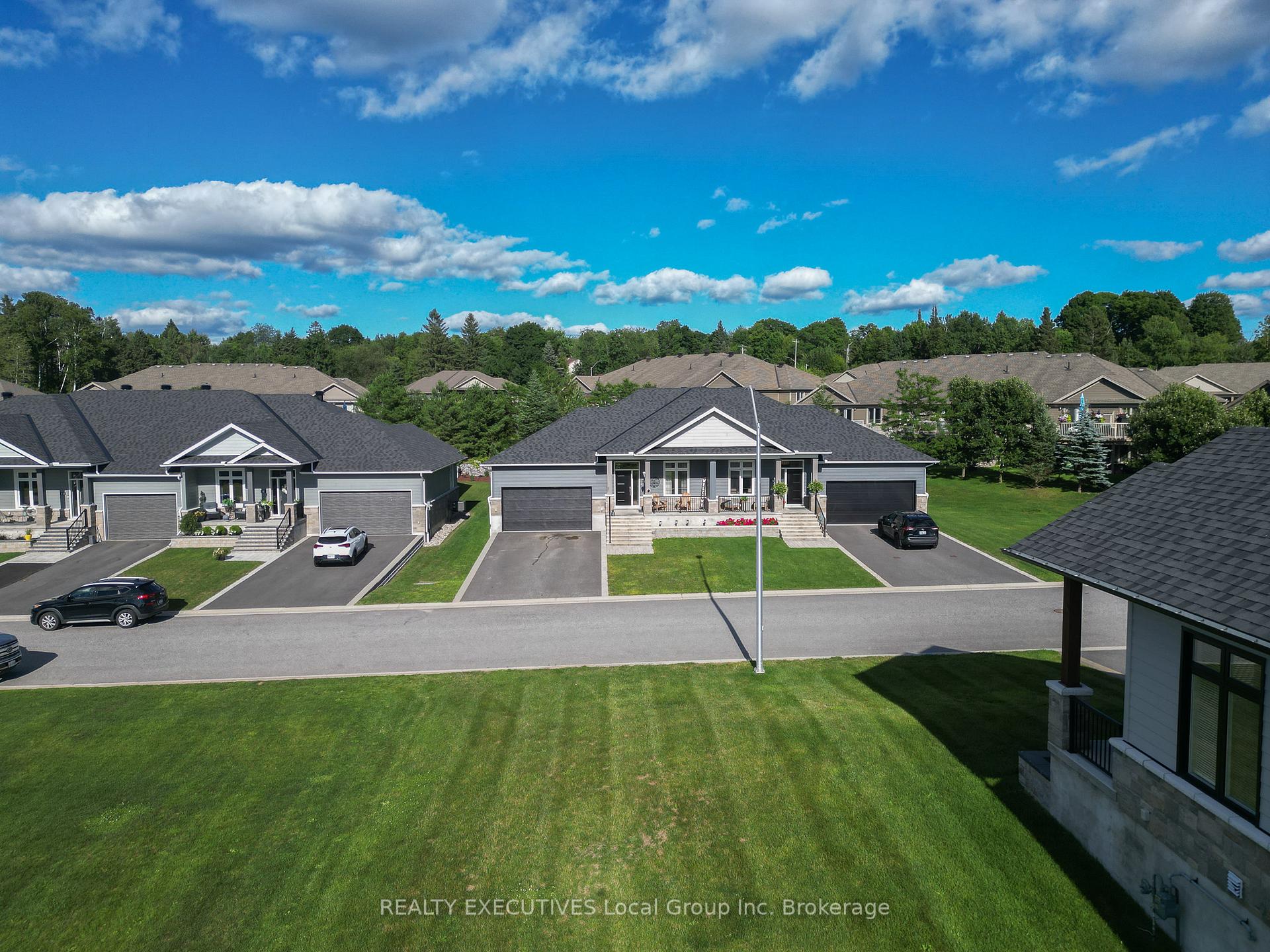 Photo 3 of 6 Silver Maple Lane, North Bay, Airport — HOMEH