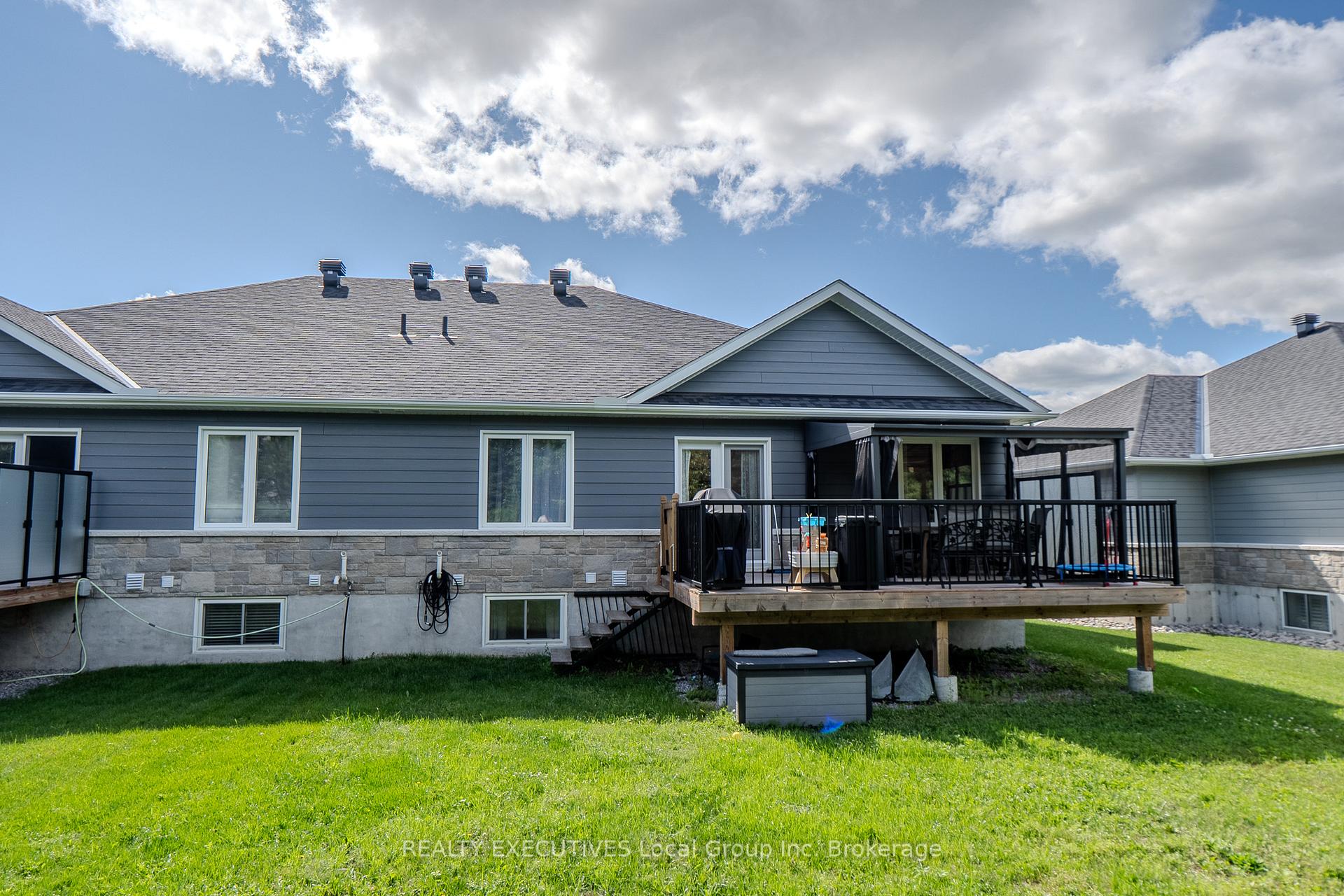 Photo 12 of 6 Silver Maple Lane, North Bay, Airport — HOMEH