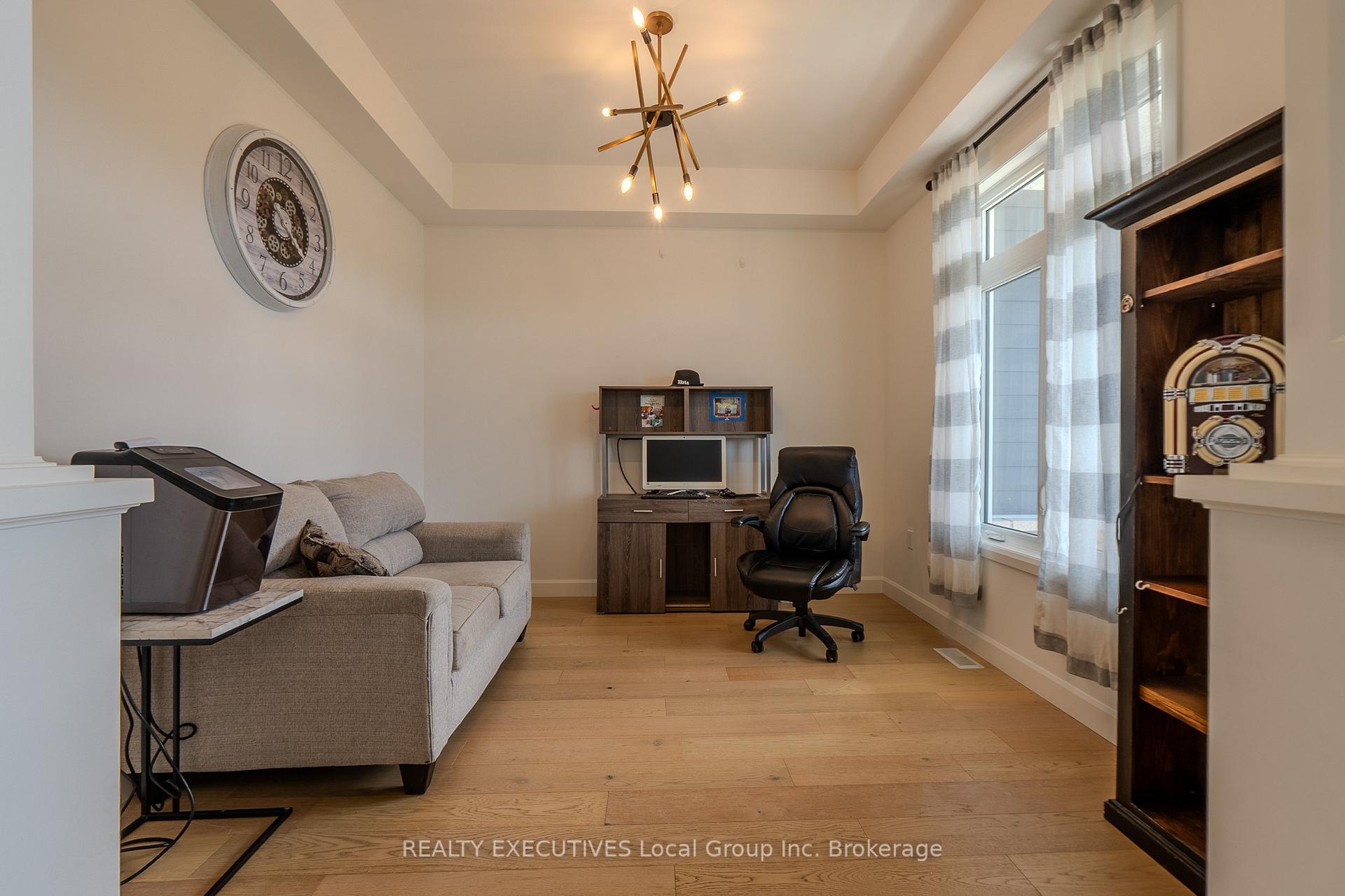 Photo 15 of 6 Silver Maple Lane, North Bay, Airport — HOMEH