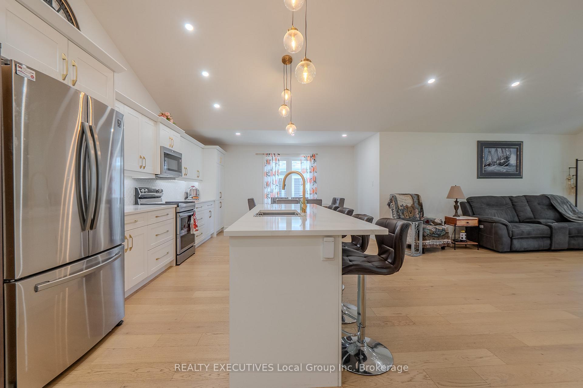 Photo 19 of 6 Silver Maple Lane, North Bay, Airport — HOMEH