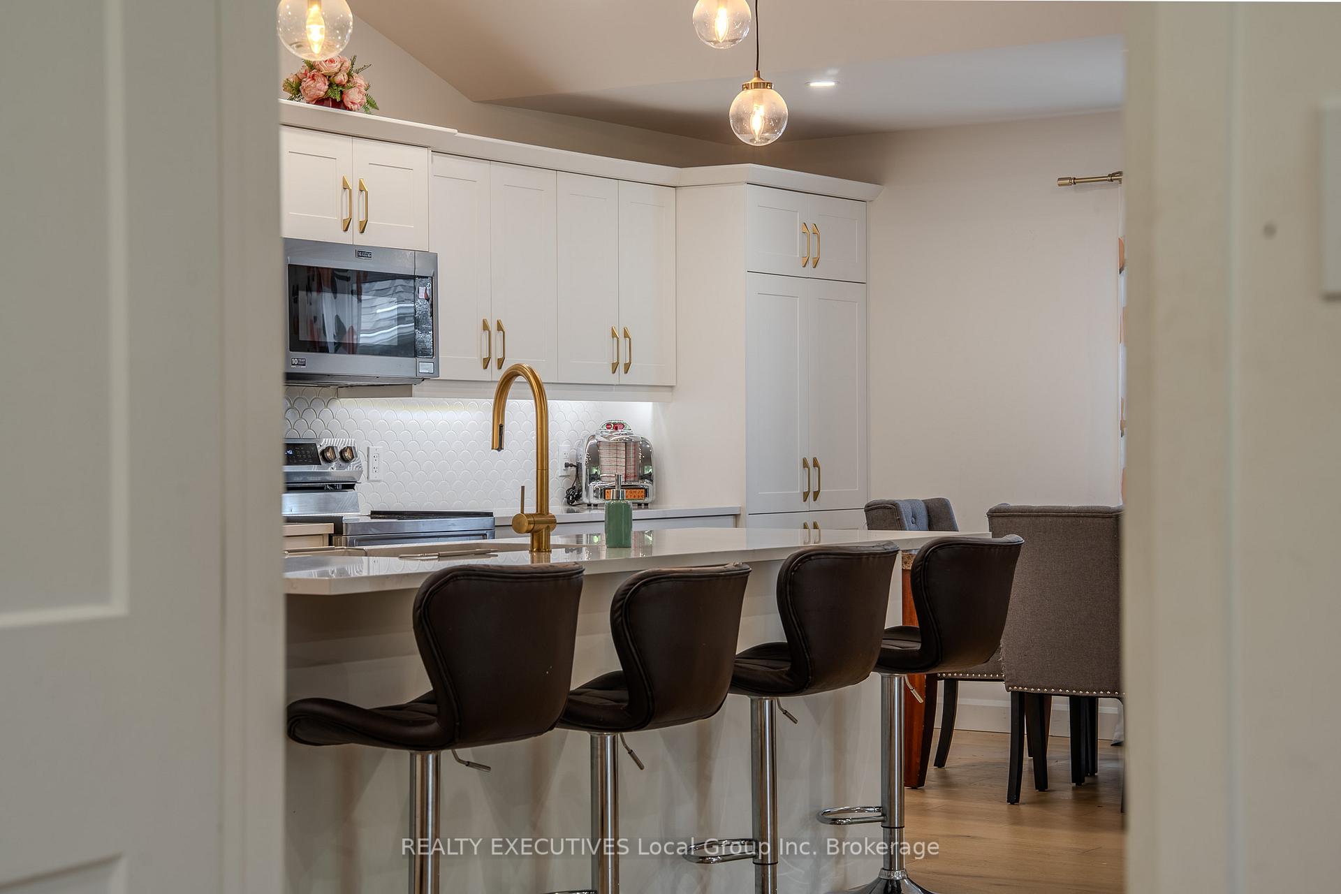 Photo 23 of 6 Silver Maple Lane, North Bay, Airport — HOMEH