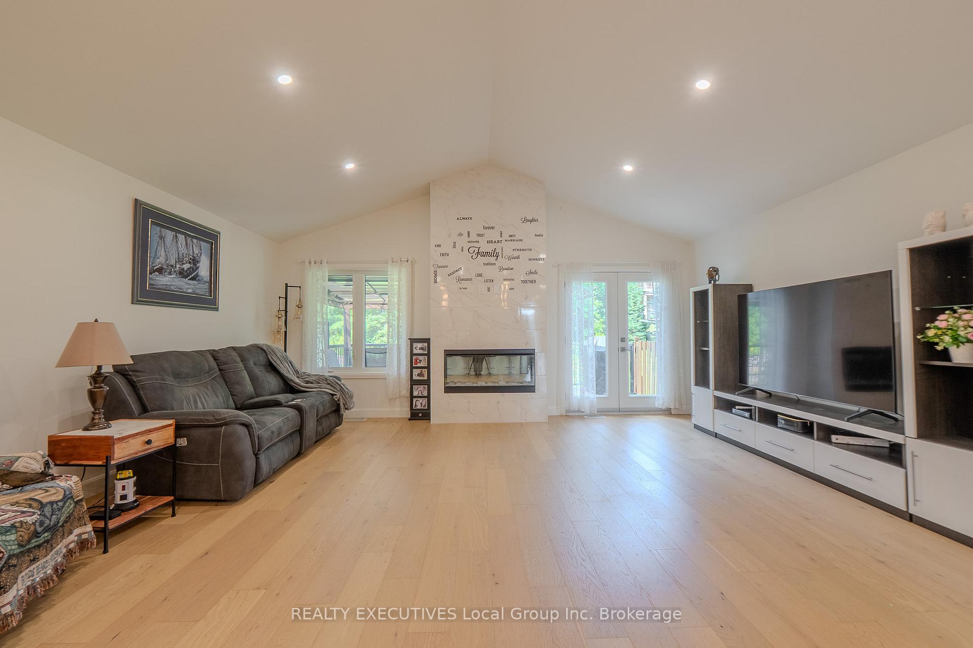 Photo 25 of 6 Silver Maple Lane, North Bay, Airport — HOMEH