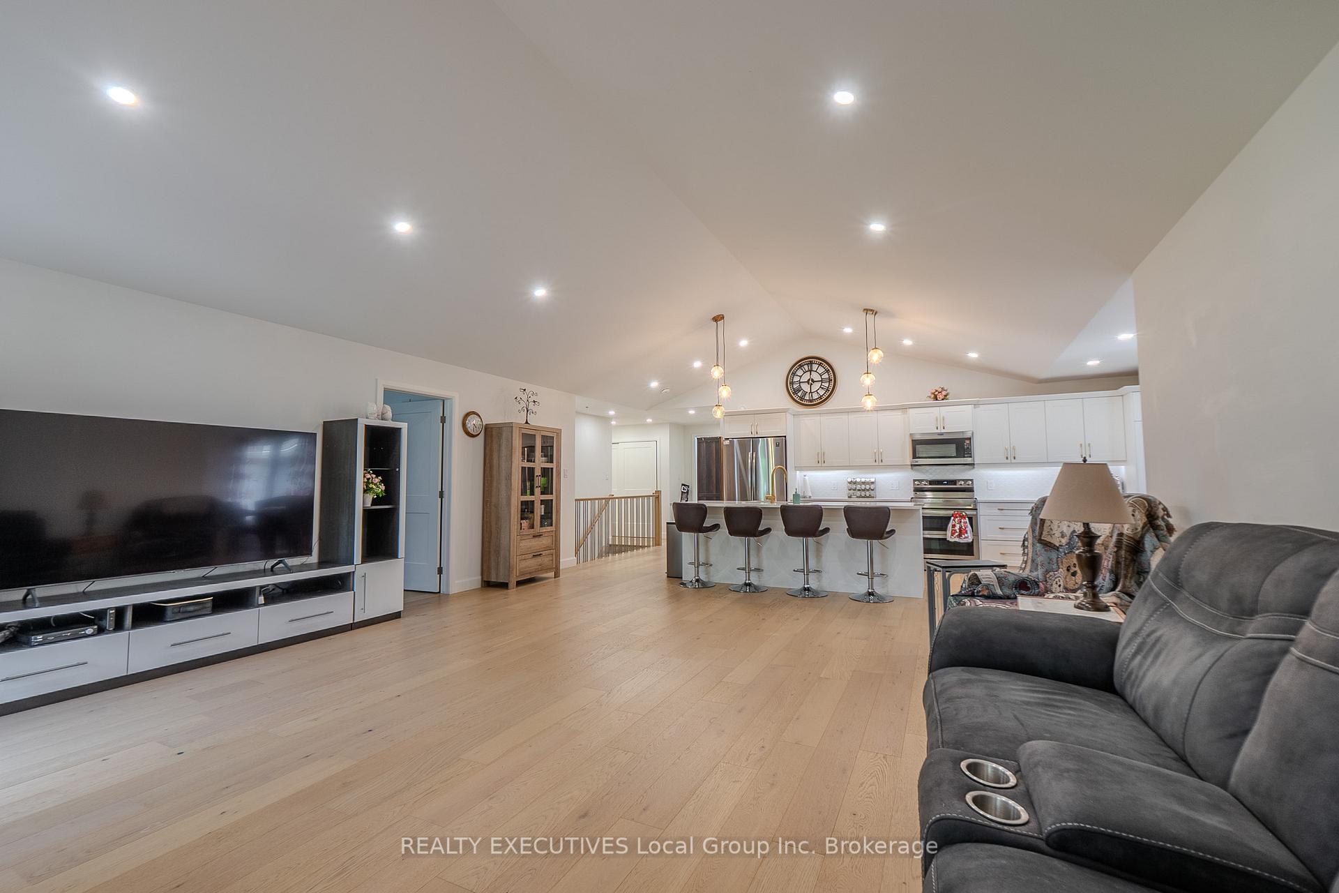 Photo 27 of 6 Silver Maple Lane, North Bay, Airport — HOMEH