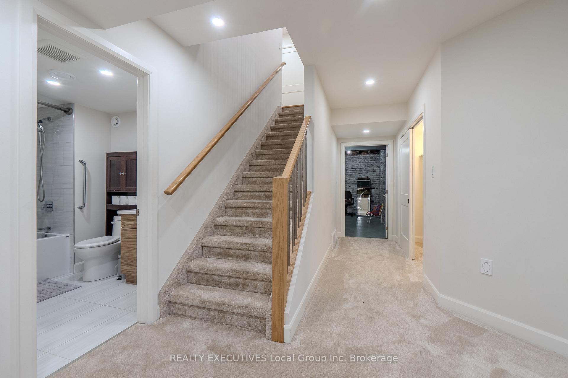 Photo 46 of 6 Silver Maple Lane, North Bay, Airport — HOMEH