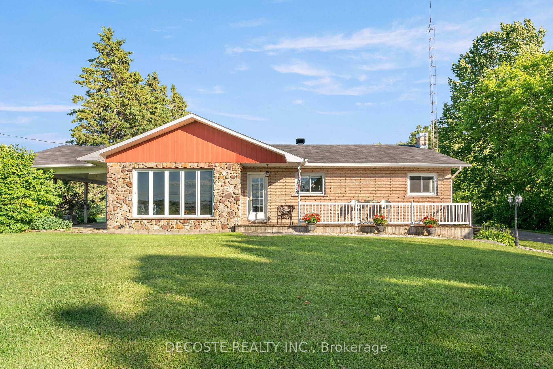 Photo 2 of 21190 County 10 Road, North Glengarry, North Glengarry (Lochiel) Twp — HOMEH