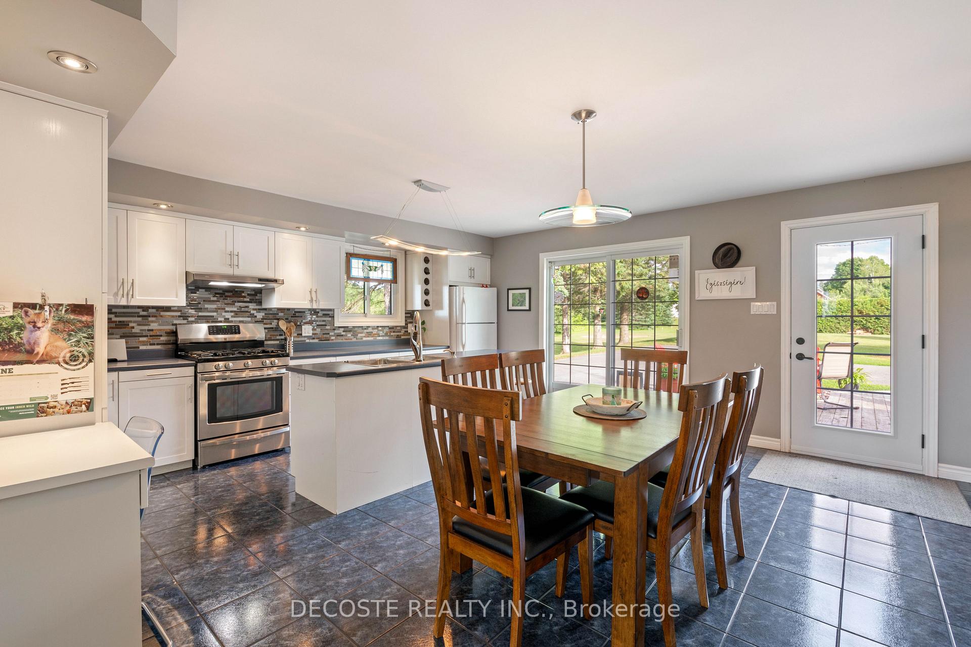 Photo 3 of 21190 County 10 Road, North Glengarry, North Glengarry (Lochiel) Twp — HOMEH