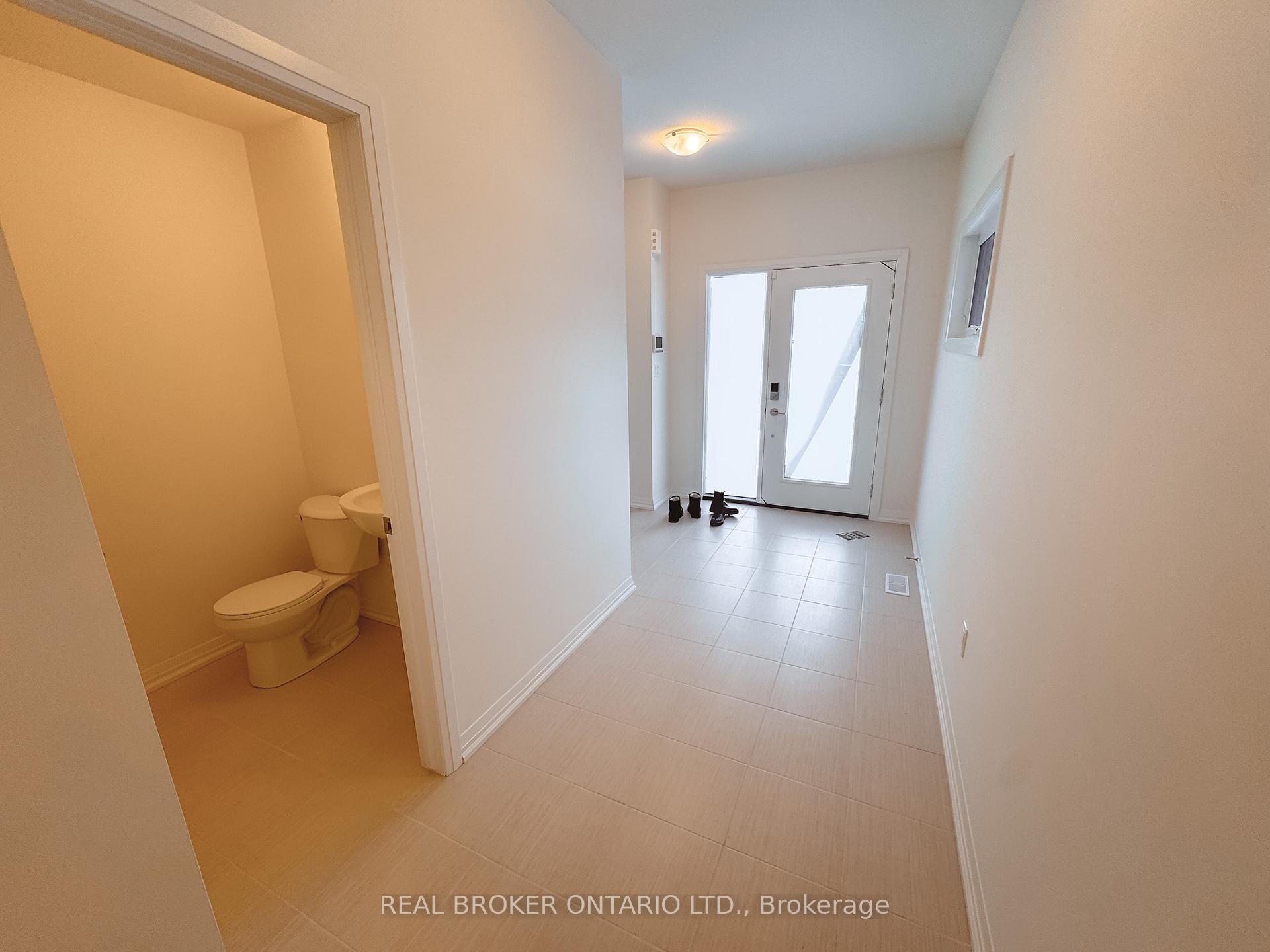 Photo 4 of 28 Samuel Avenue, Pelham, Fonthill — HOMEH