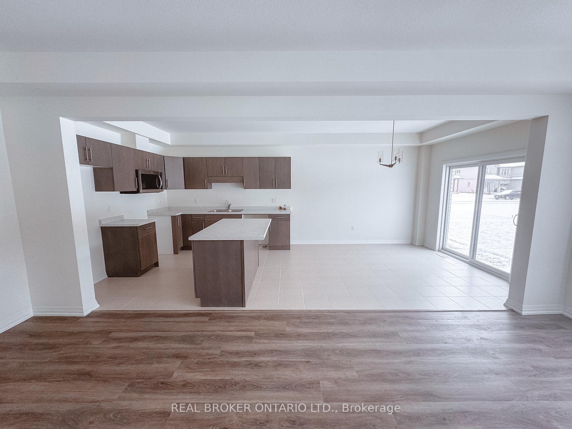 Photo 7 of 28 Samuel Avenue, Pelham, Fonthill — HOMEH