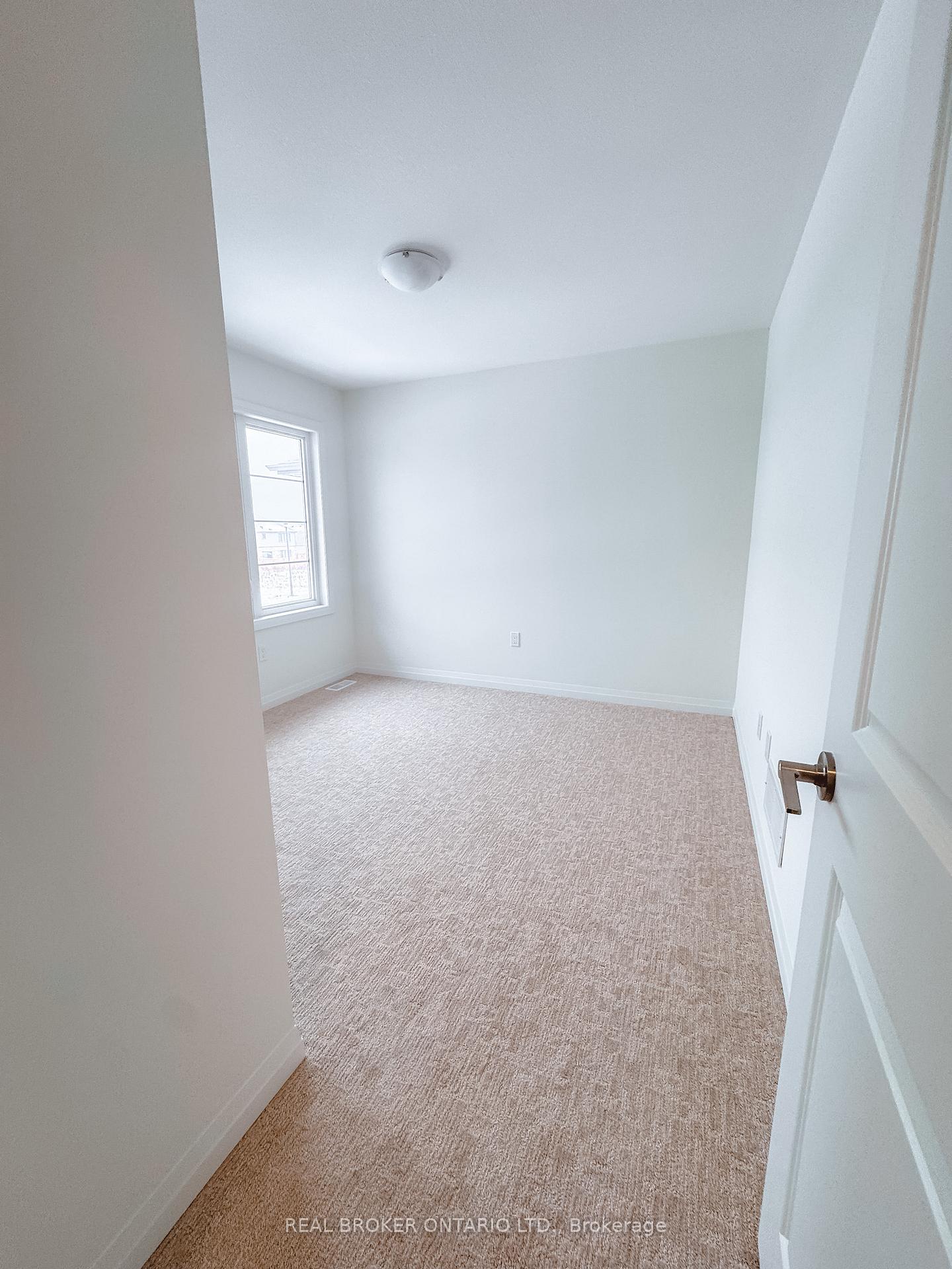 Photo 10 of 28 Samuel Avenue, Pelham, Fonthill — HOMEH