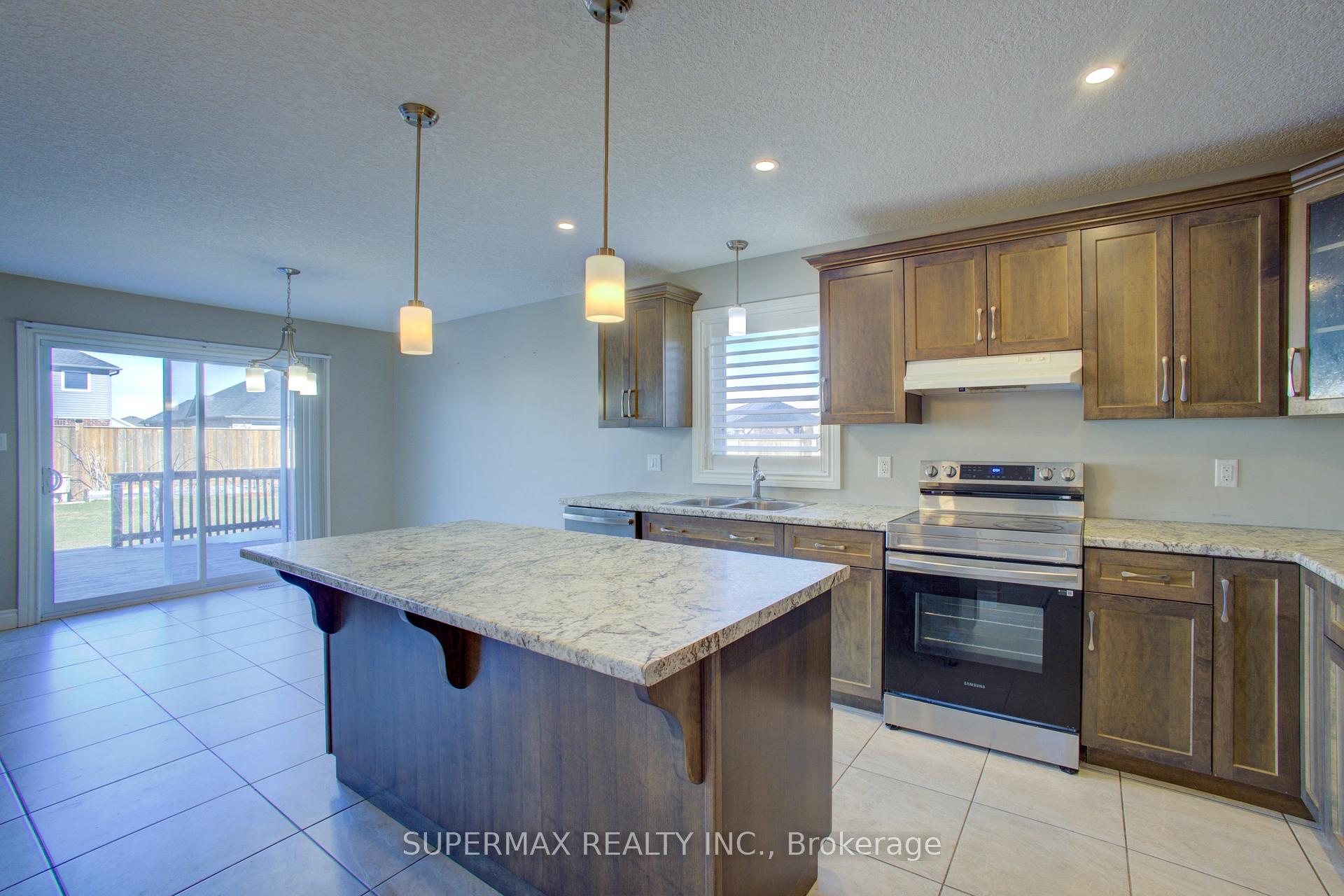 Photo 19 of 945 Reserve Avenue S, North Perth, Listowel — HOMEH