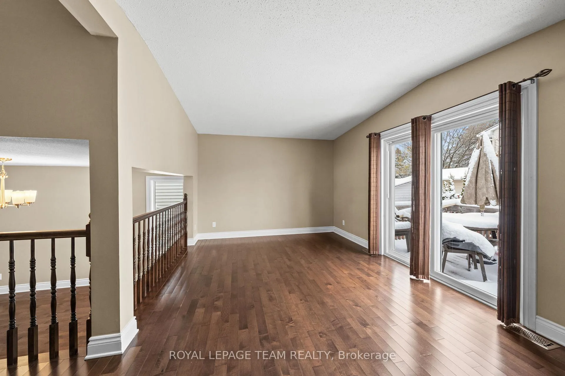 Photo 19 of 828 Kingfisher Crescent, Ottawa, Chatelaine Village — HOMEH
