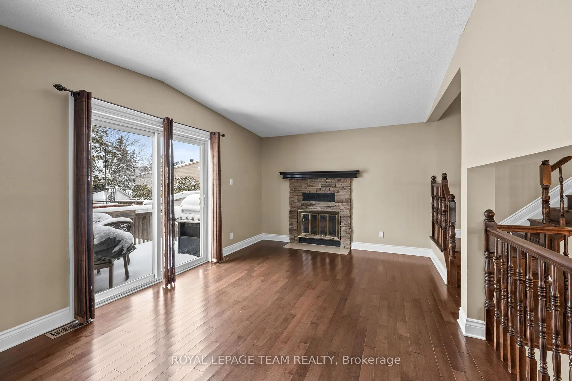 Photo 21 of 828 Kingfisher Crescent, Ottawa, Chatelaine Village — HOMEH