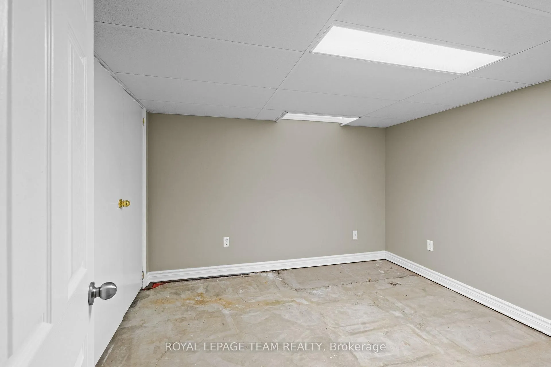 Photo 37 of 828 Kingfisher Crescent, Ottawa, Chatelaine Village — HOMEH