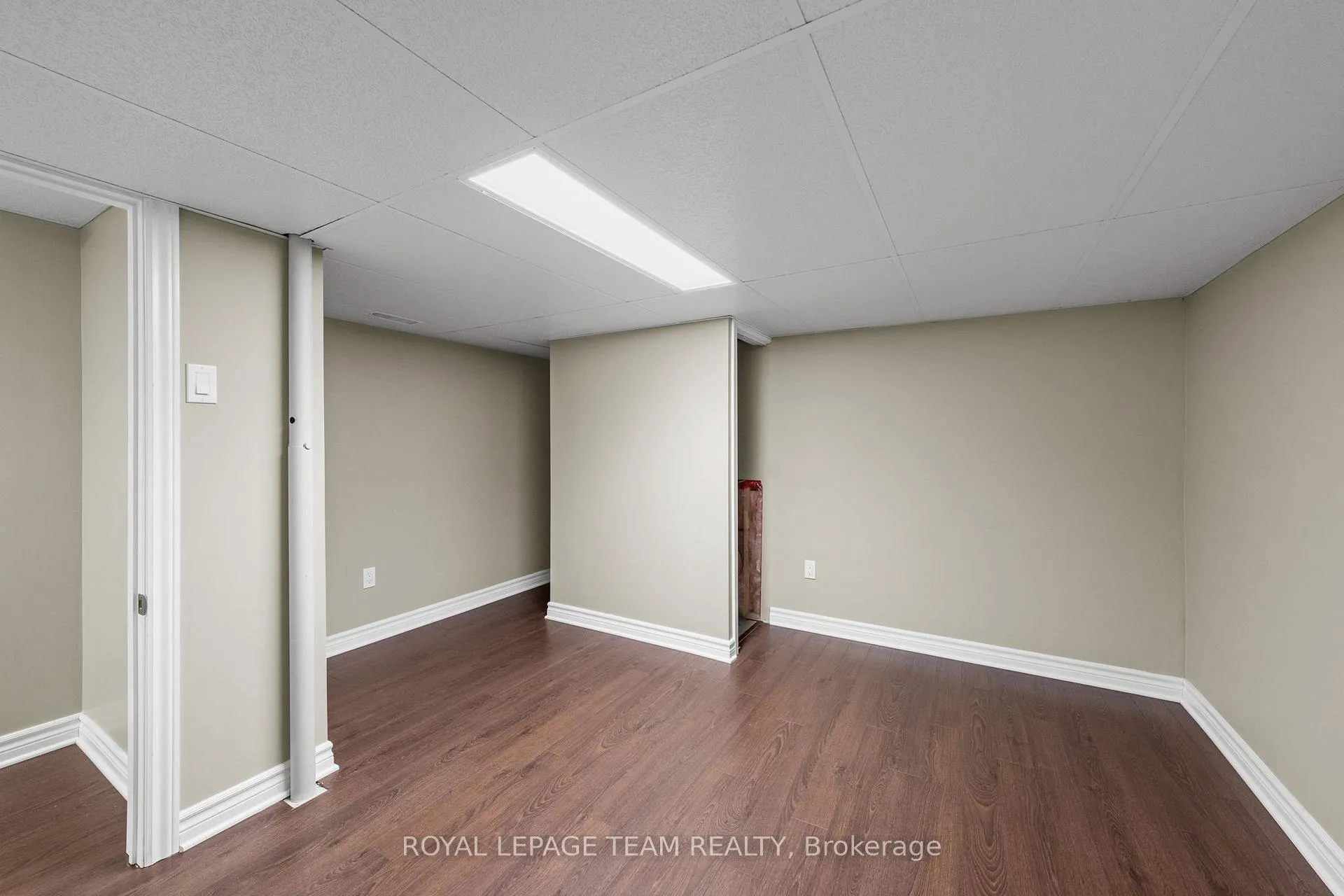 Photo 39 of 828 Kingfisher Crescent, Ottawa, Chatelaine Village — HOMEH