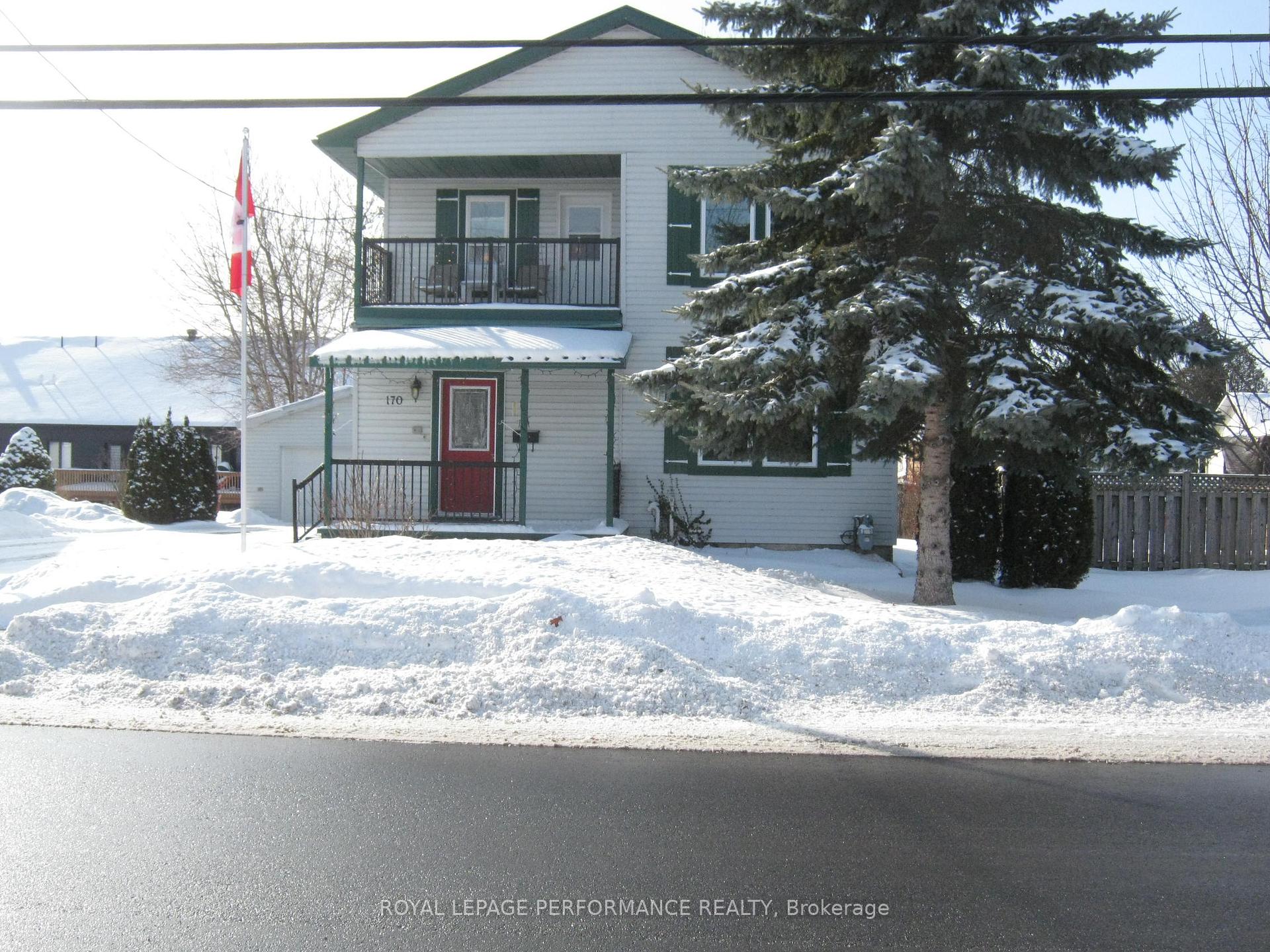 Photo 2 of 170 Bishop Street N, North Glengarry, Alexandria — HOMEH