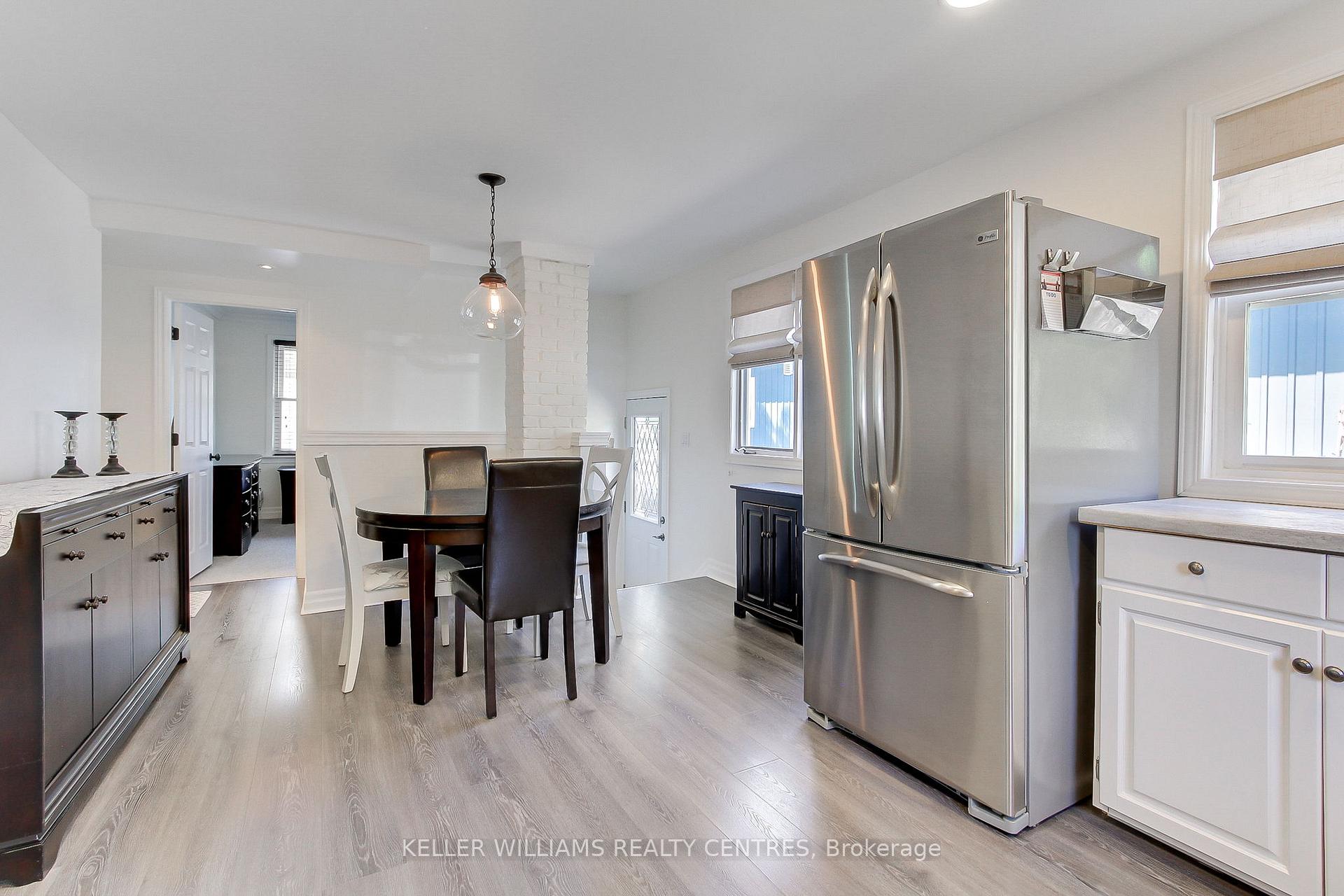 Photo 10 of 678 Crescent Road, Newmarket, Gorham-College Manor — HOMEH
