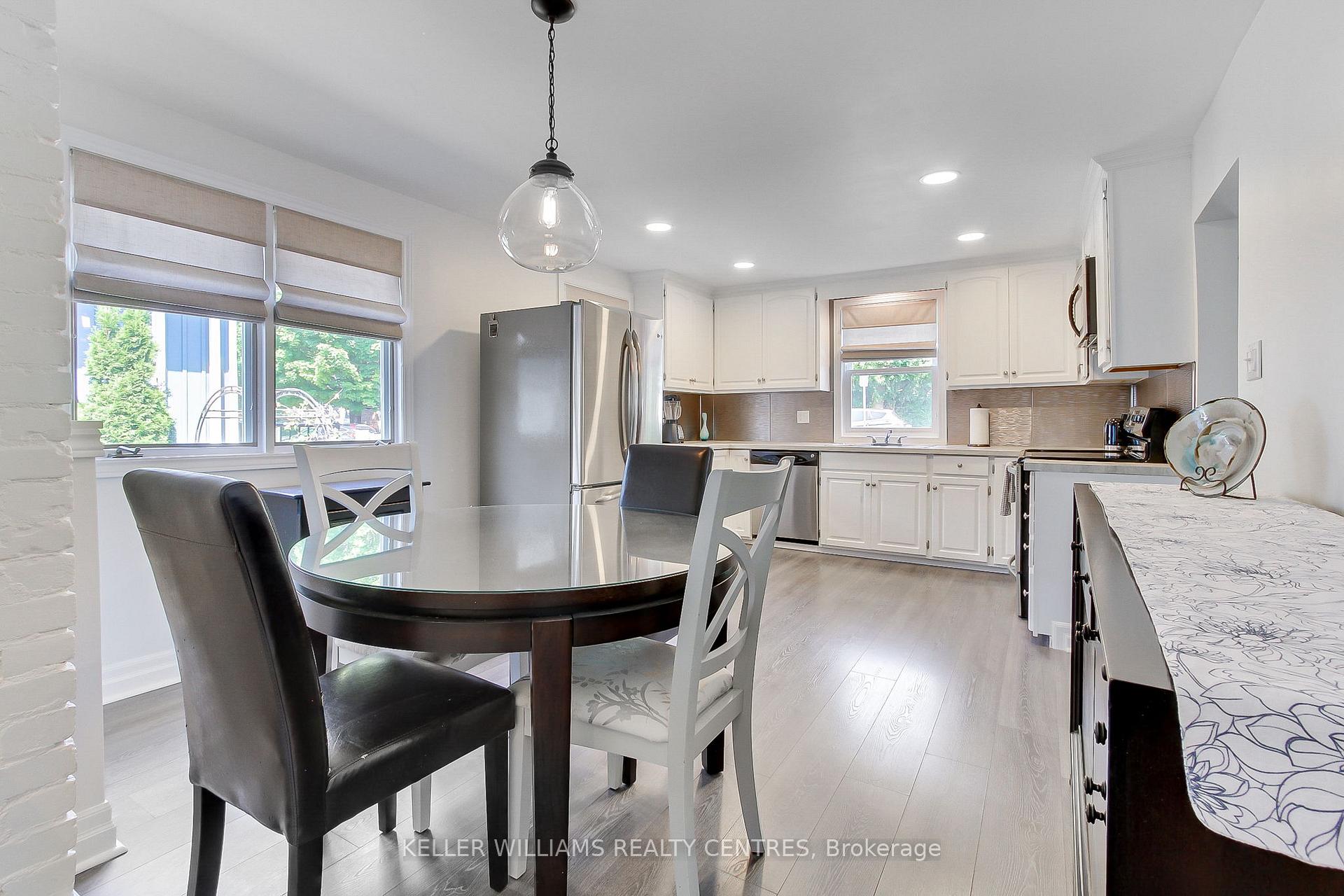 Photo 12 of 678 Crescent Road, Newmarket, Gorham-College Manor — HOMEH