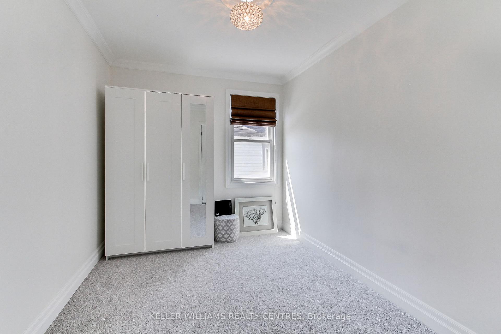Photo 16 of 678 Crescent Road, Newmarket, Gorham-College Manor — HOMEH