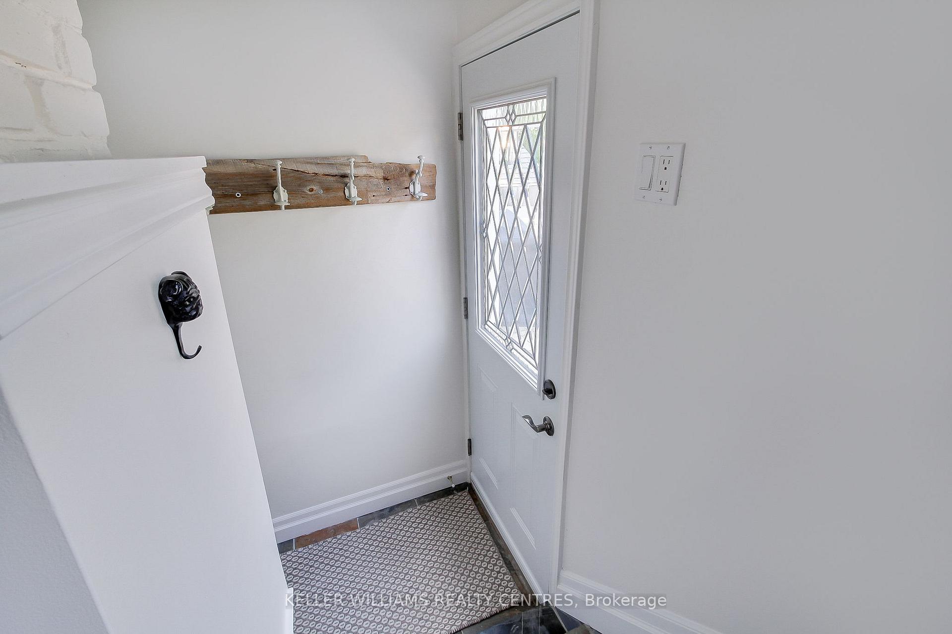 Photo 20 of 678 Crescent Road, Newmarket, Gorham-College Manor — HOMEH