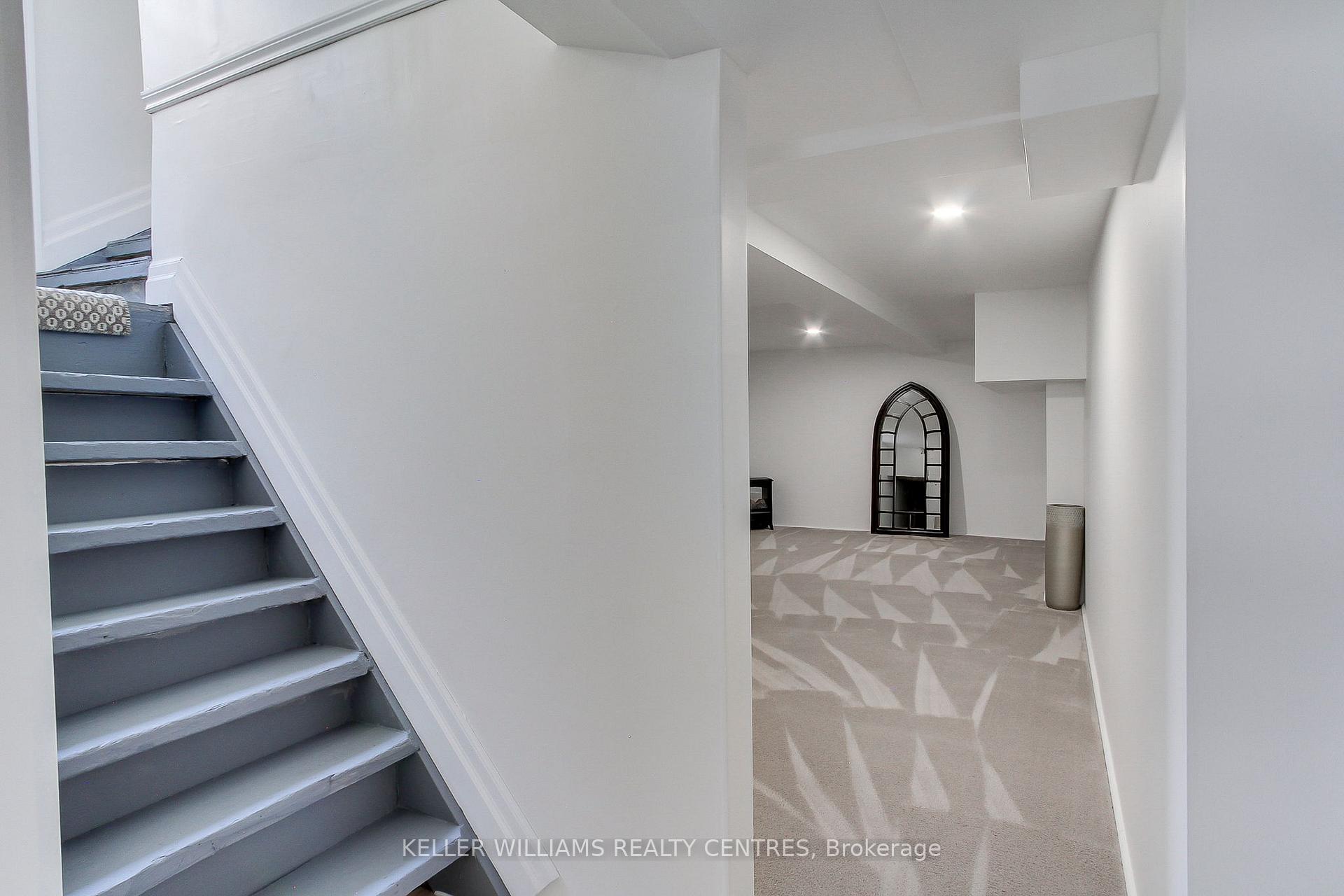 Photo 21 of 678 Crescent Road, Newmarket, Gorham-College Manor — HOMEH