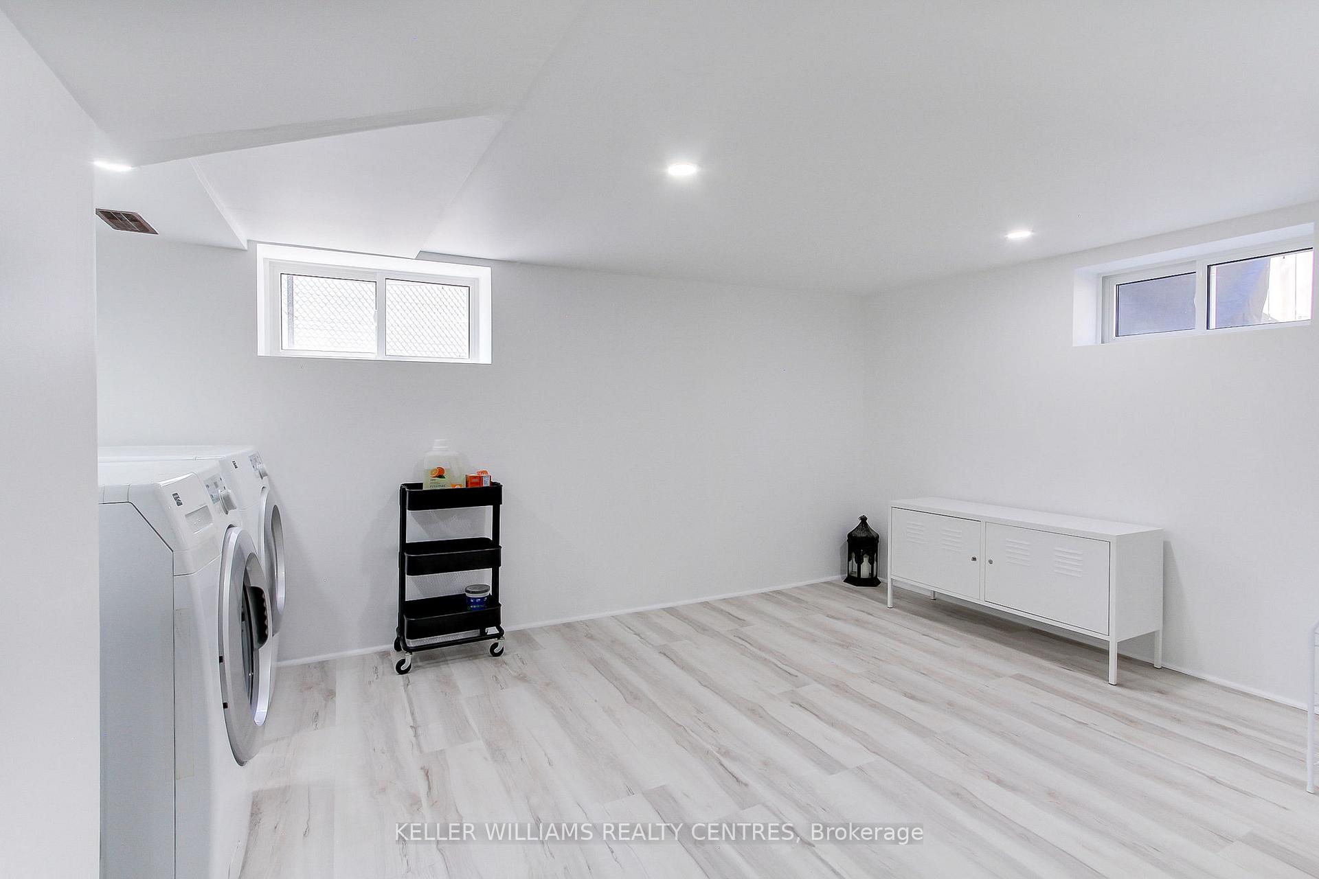 Photo 24 of 678 Crescent Road, Newmarket, Gorham-College Manor — HOMEH