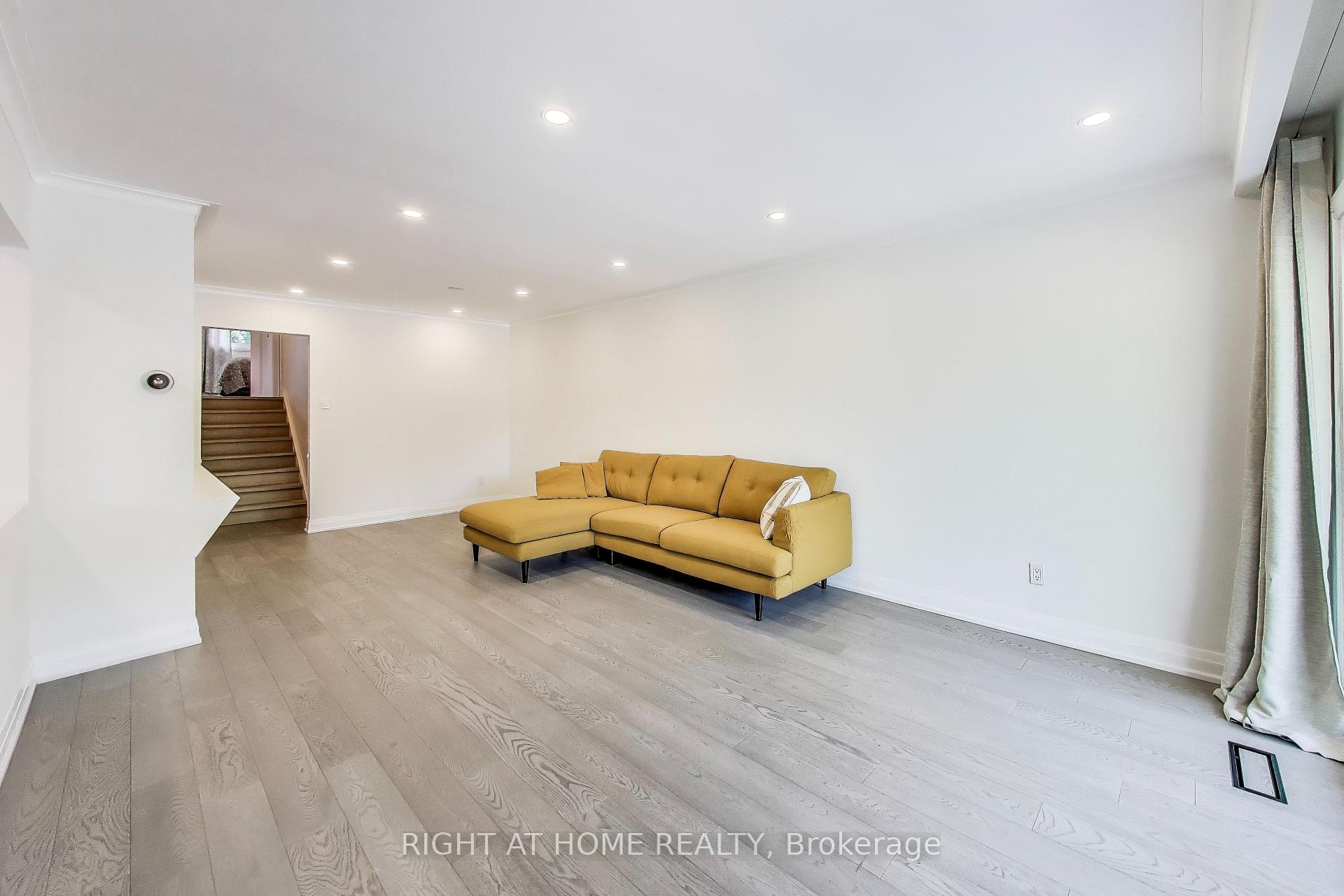 Photo 4 of 494 Meadows Boulevard, Mississauga, Rathwood — HOMEH