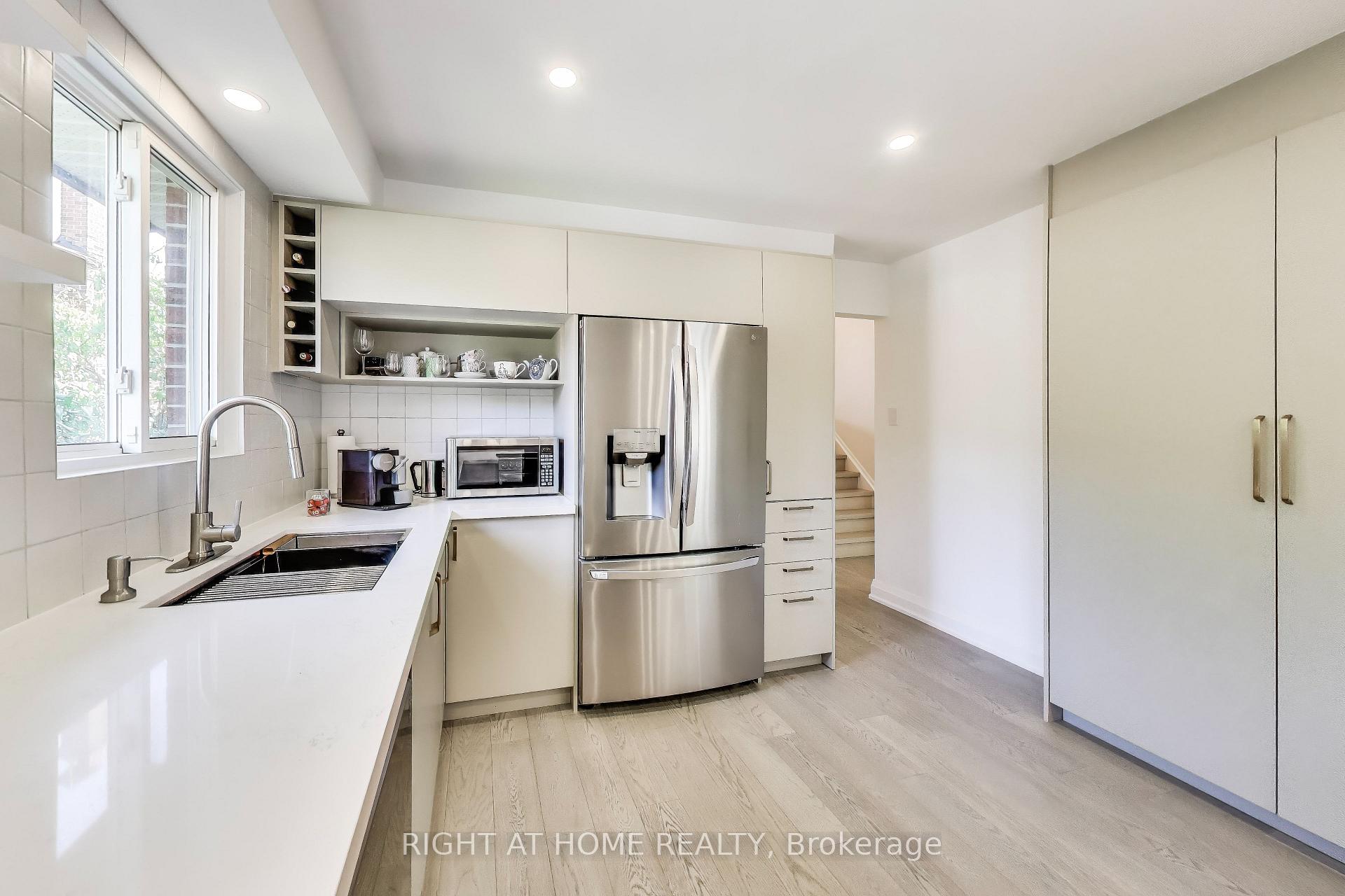 Photo 6 of 494 Meadows Boulevard, Mississauga, Rathwood — HOMEH