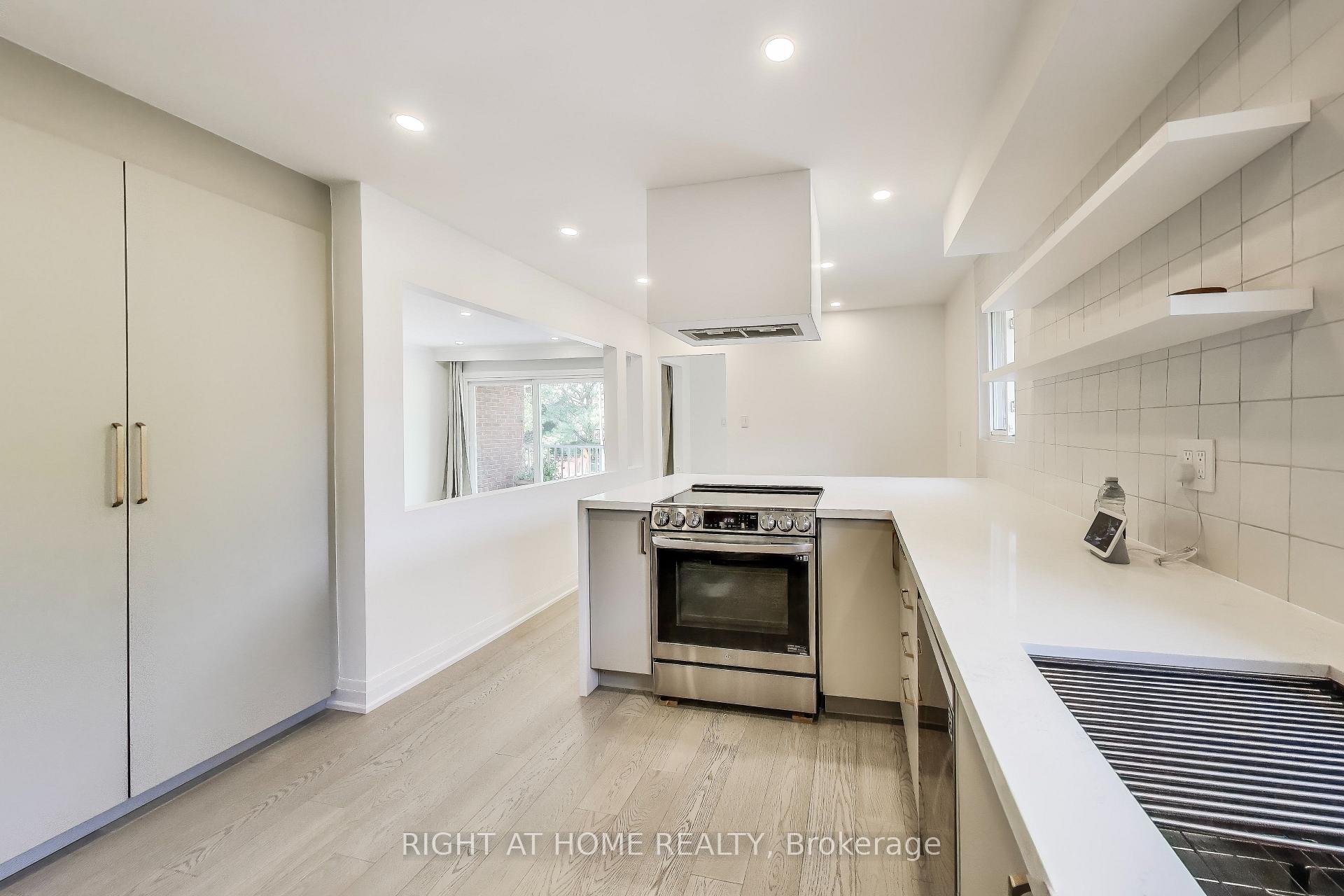 Photo 8 of 494 Meadows Boulevard, Mississauga, Rathwood — HOMEH