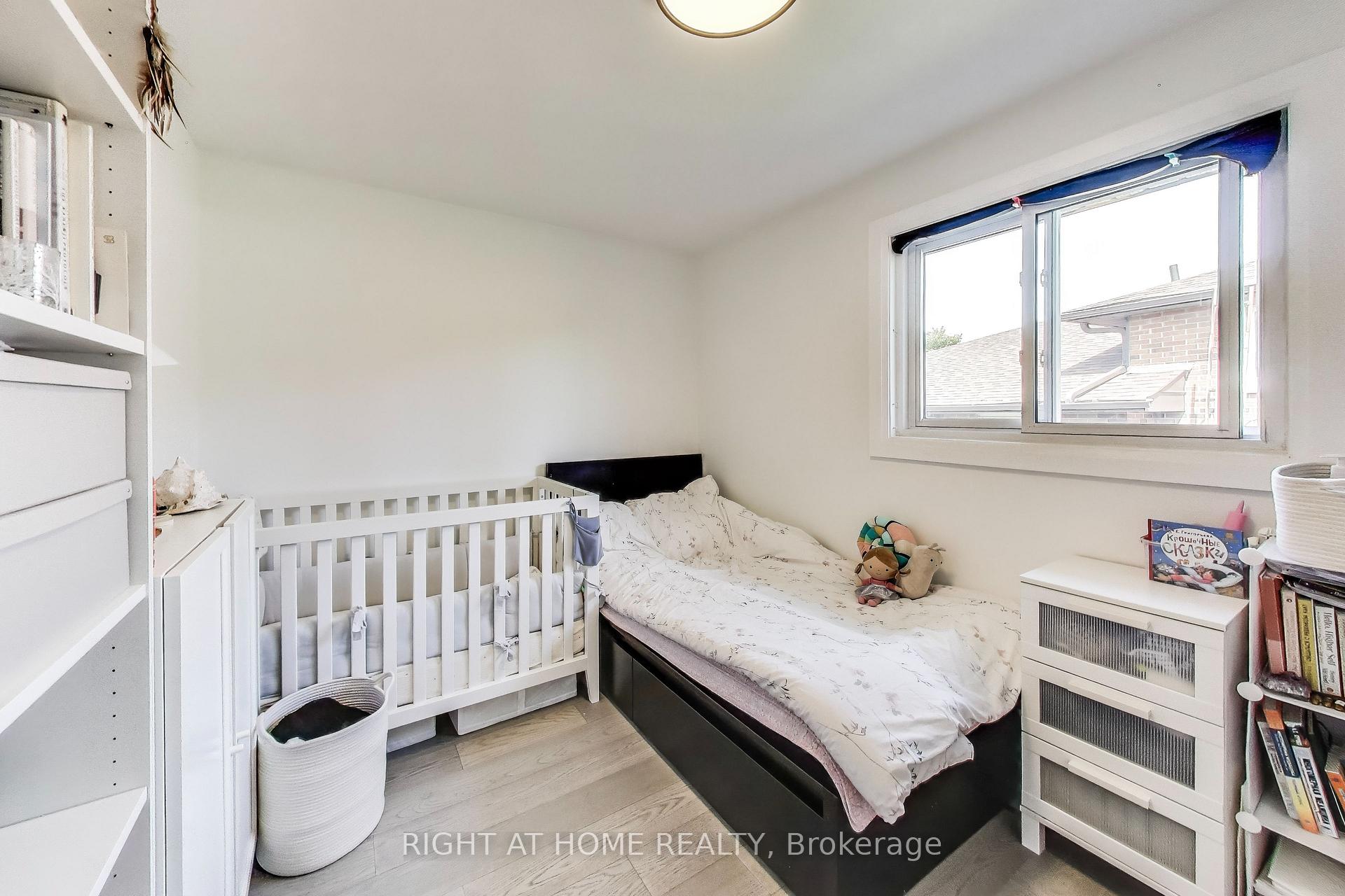 Photo 14 of 494 Meadows Boulevard, Mississauga, Rathwood — HOMEH