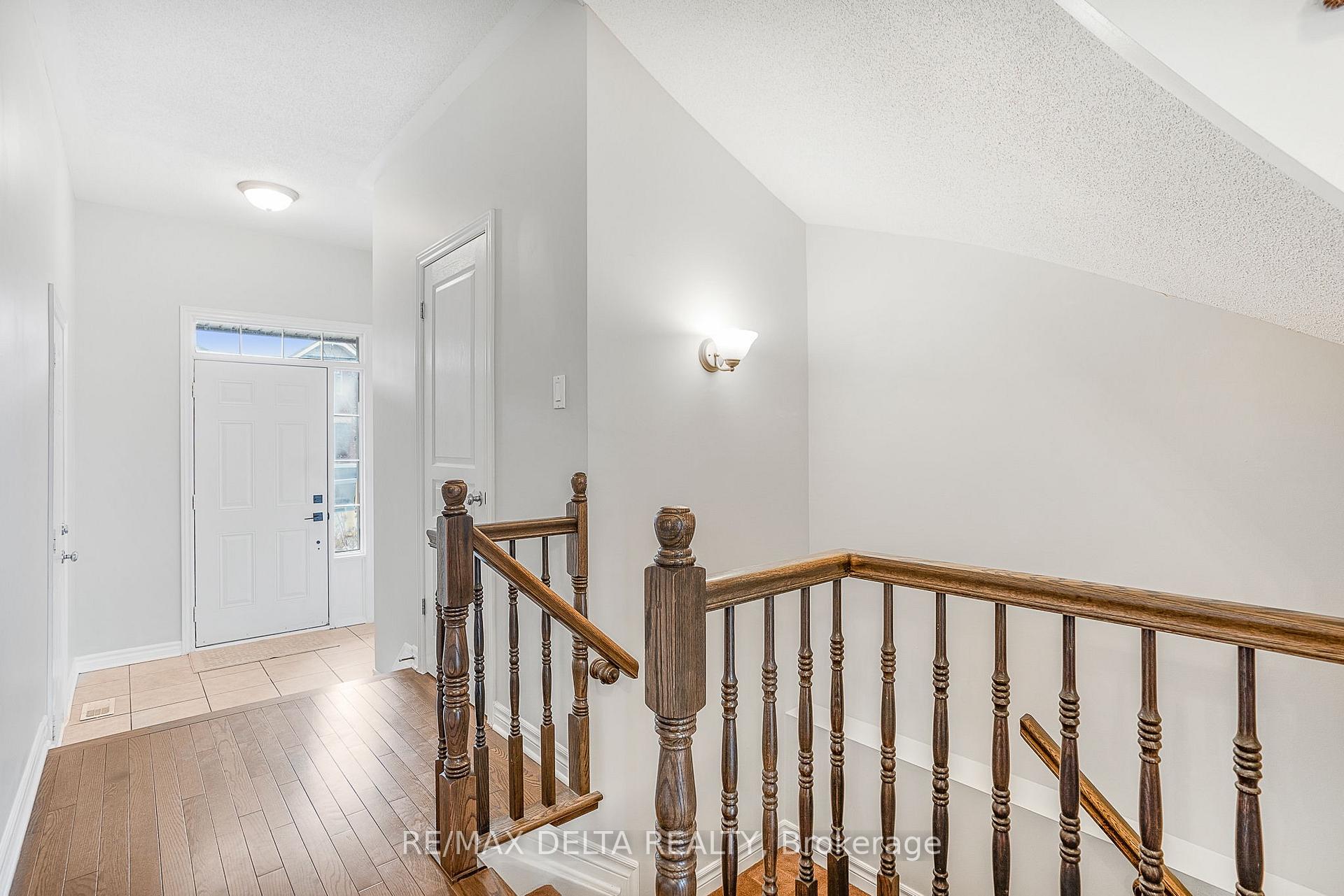 Photo 3 of 1429 Comfrey Crescent, Ottawa, Notting Hill/Summerside — HOMEH